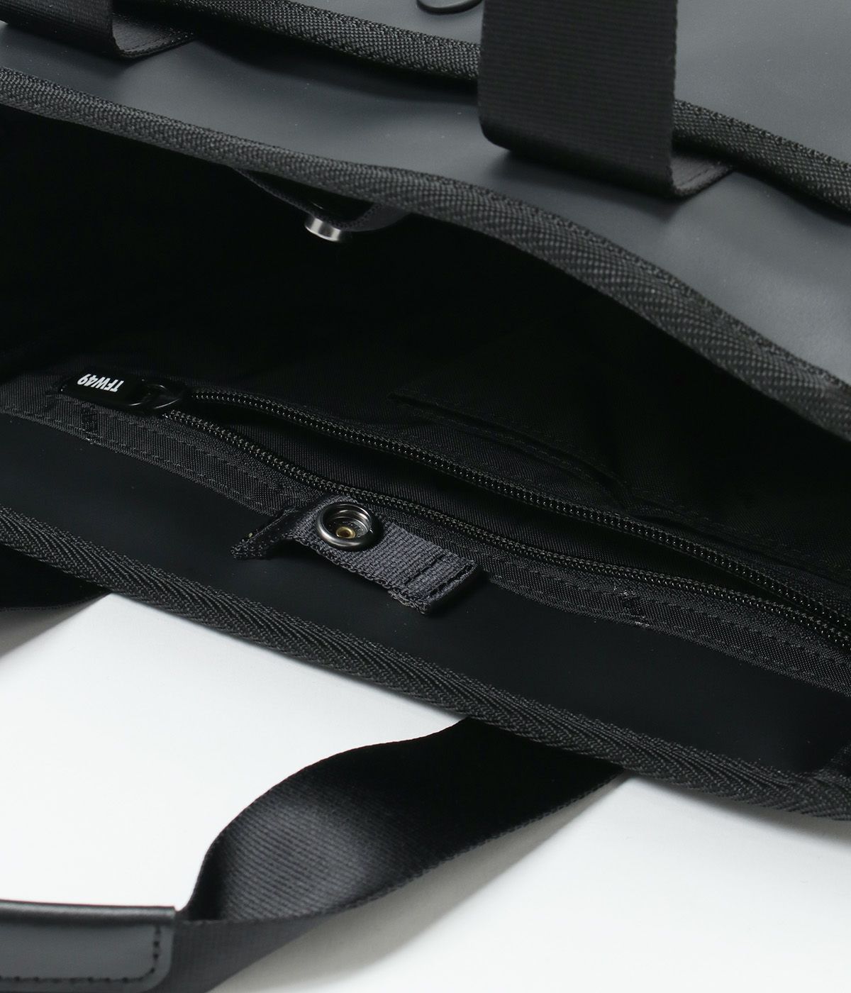 LEATHER ROUND BAG