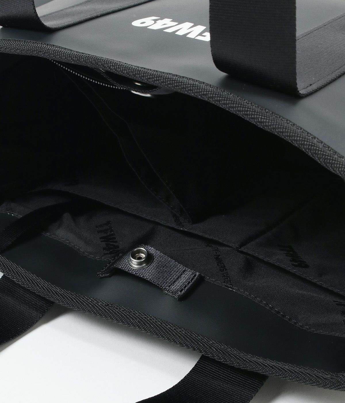 LEATHER ROUND BAG