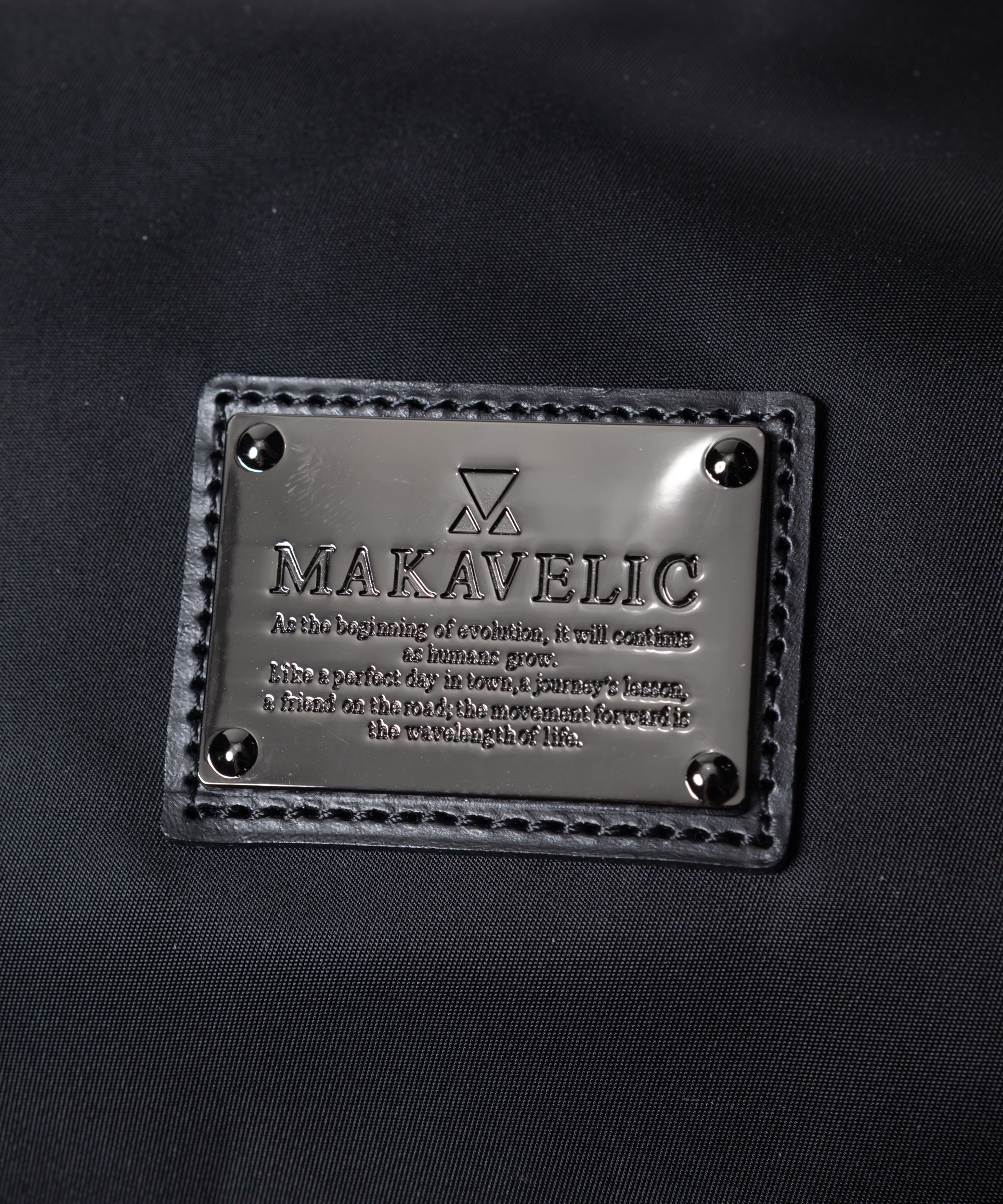 MAKAVELIC MARK SHOULDER BAG & POUCH