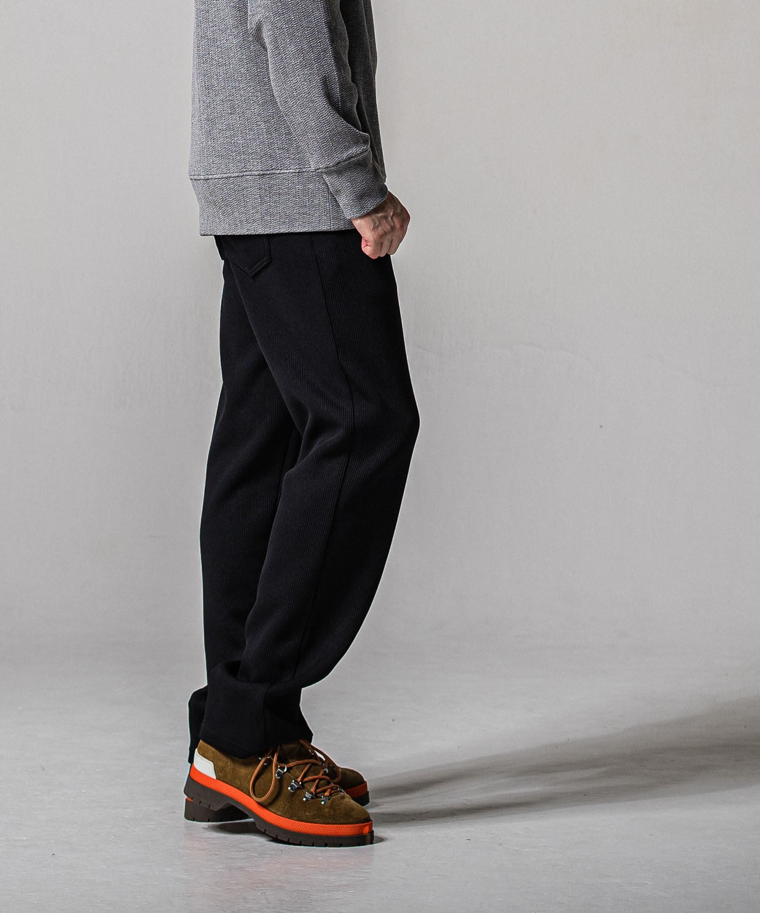 AZE WIDE TUCK PANTS