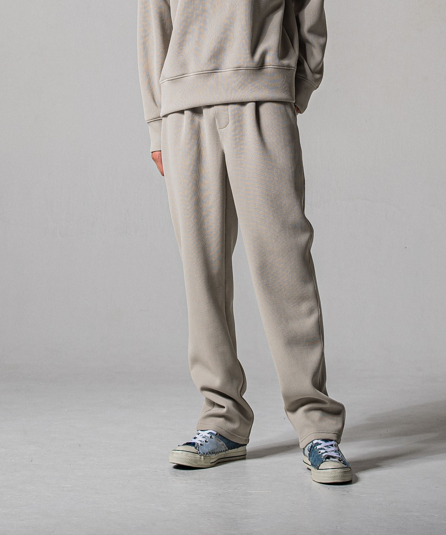 AZE WIDE TUCK PANTS