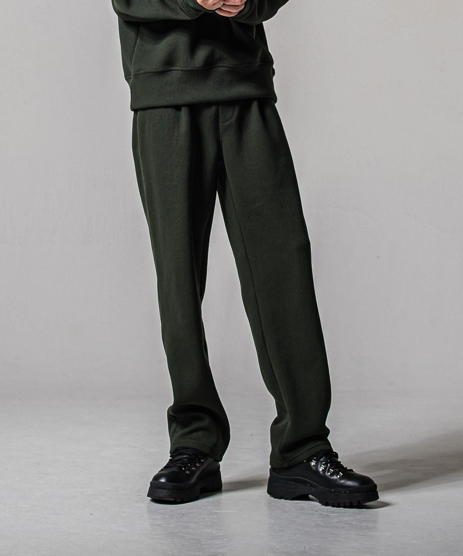AZE WIDE TUCK PANTS