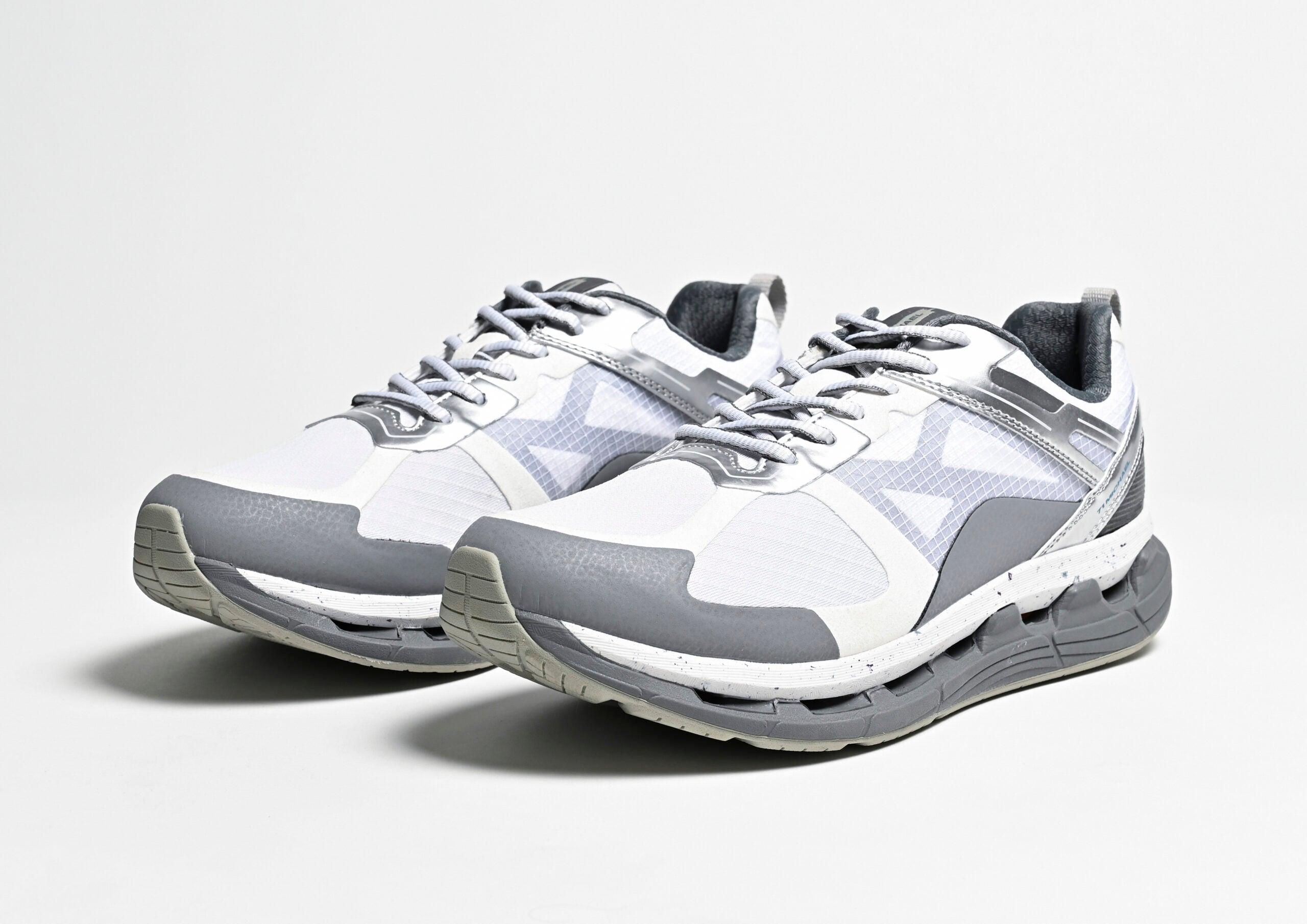 MOISTHROUGH360 MC243F004(VENTIRIS 71M) _ White