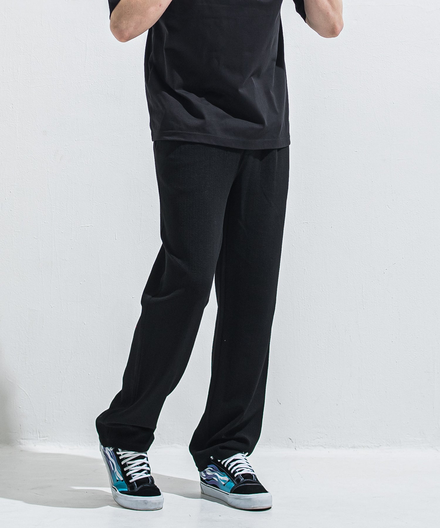 SEMI WIDE TUCK PANTS