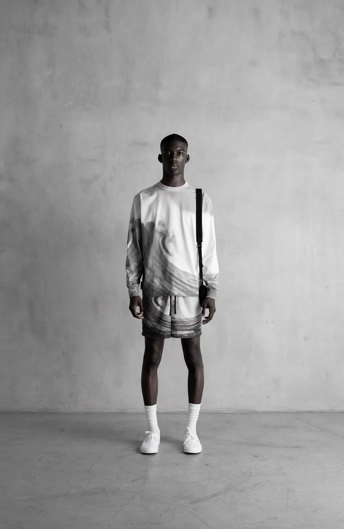 BLACK WAVE LS RELAXED TEE SLA-M3394LT / BLACK