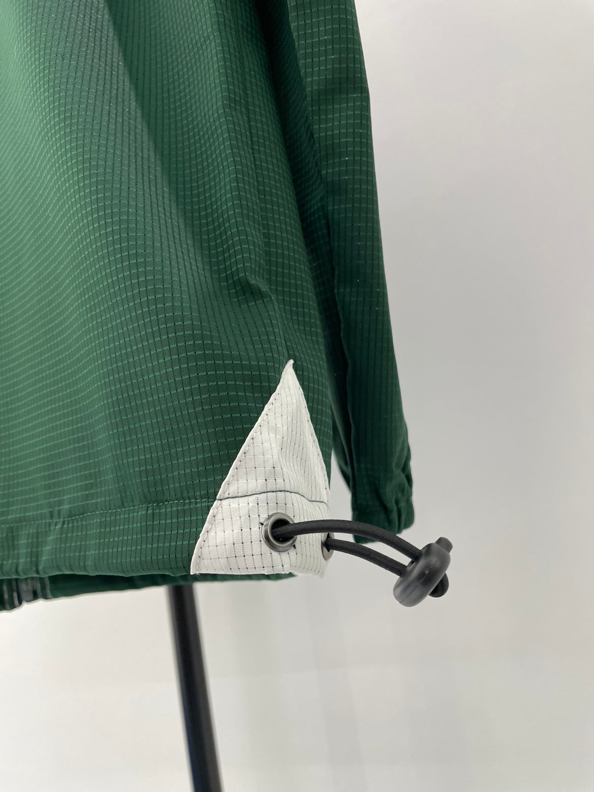 DEVEREUX GOLF WOMENS Manic ドットエアーWRブルゾン 763572177-GREEN