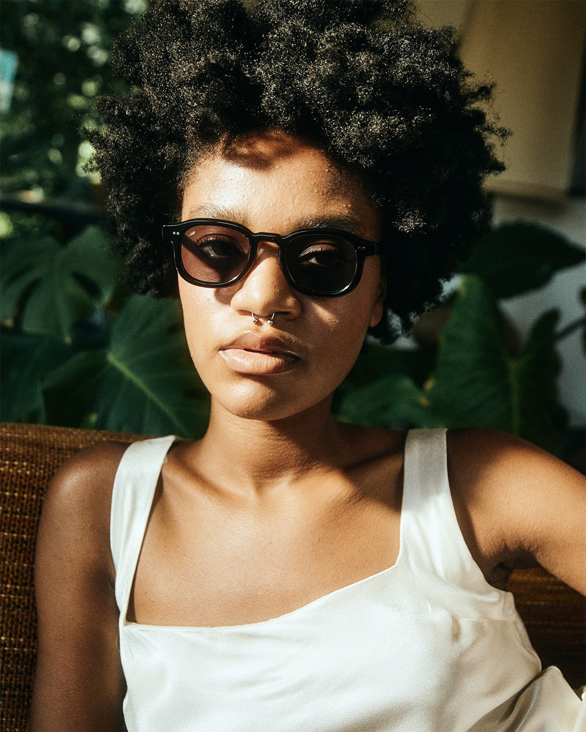 Musa Essentials 2314 01 01 サングラス 調光レンズ / Black×Black