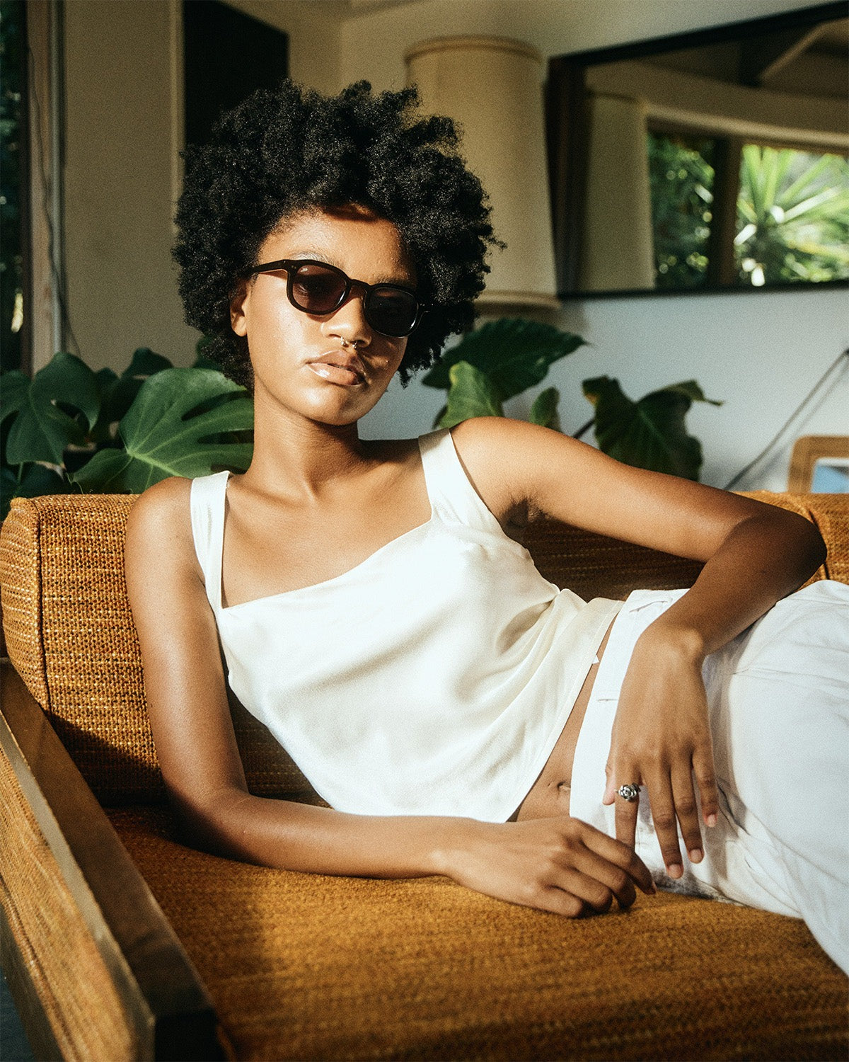 Musa Essentials 2314 01 01 サングラス 調光レンズ / Black×Black