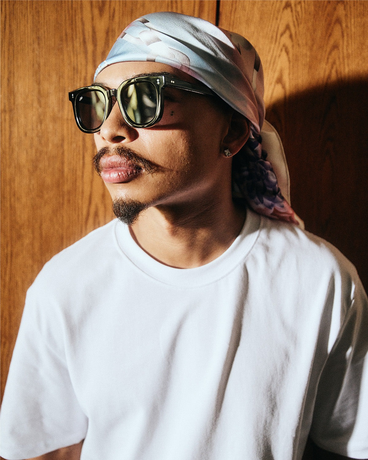 Pomelo Essentials 2315 01 01 サングラス 調光レンズ / Black×Black