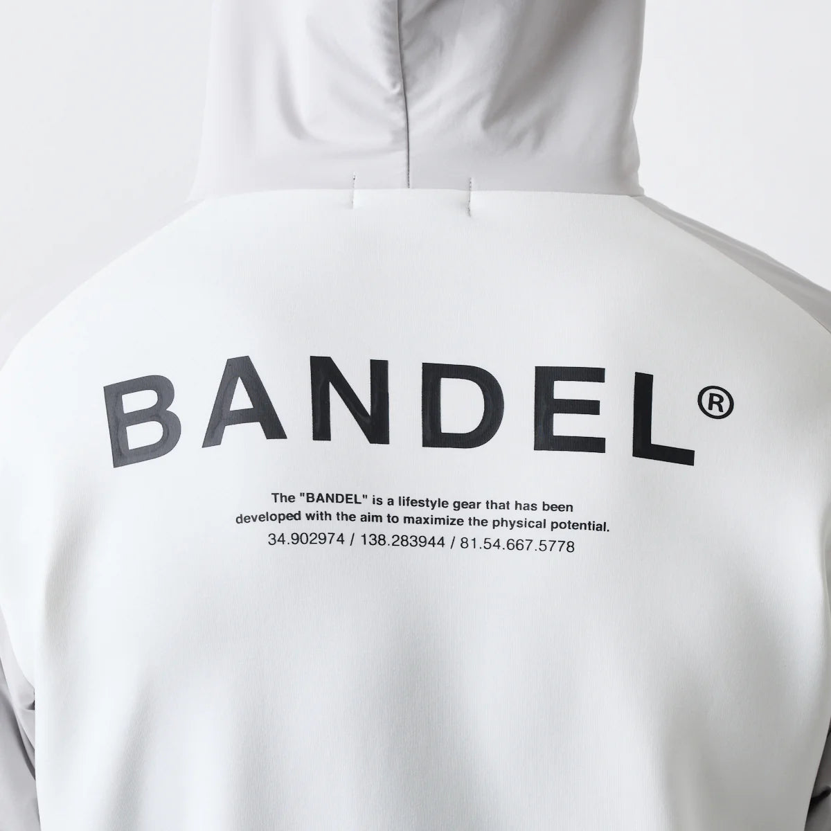 BANDEL GOLF スウィッチ ラグランスリーブ ジップフーディー WHITE