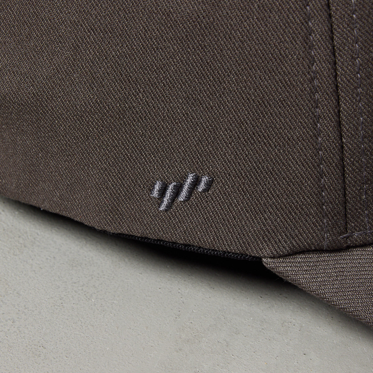 CURSIVE LOGO CAP BG-46CDCCP キャップ / GREY