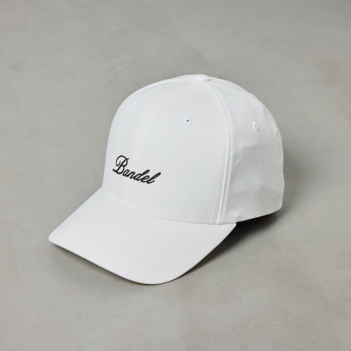 CURSIVE LOGO CAP BG-46CDCCP キャップ / WHITE