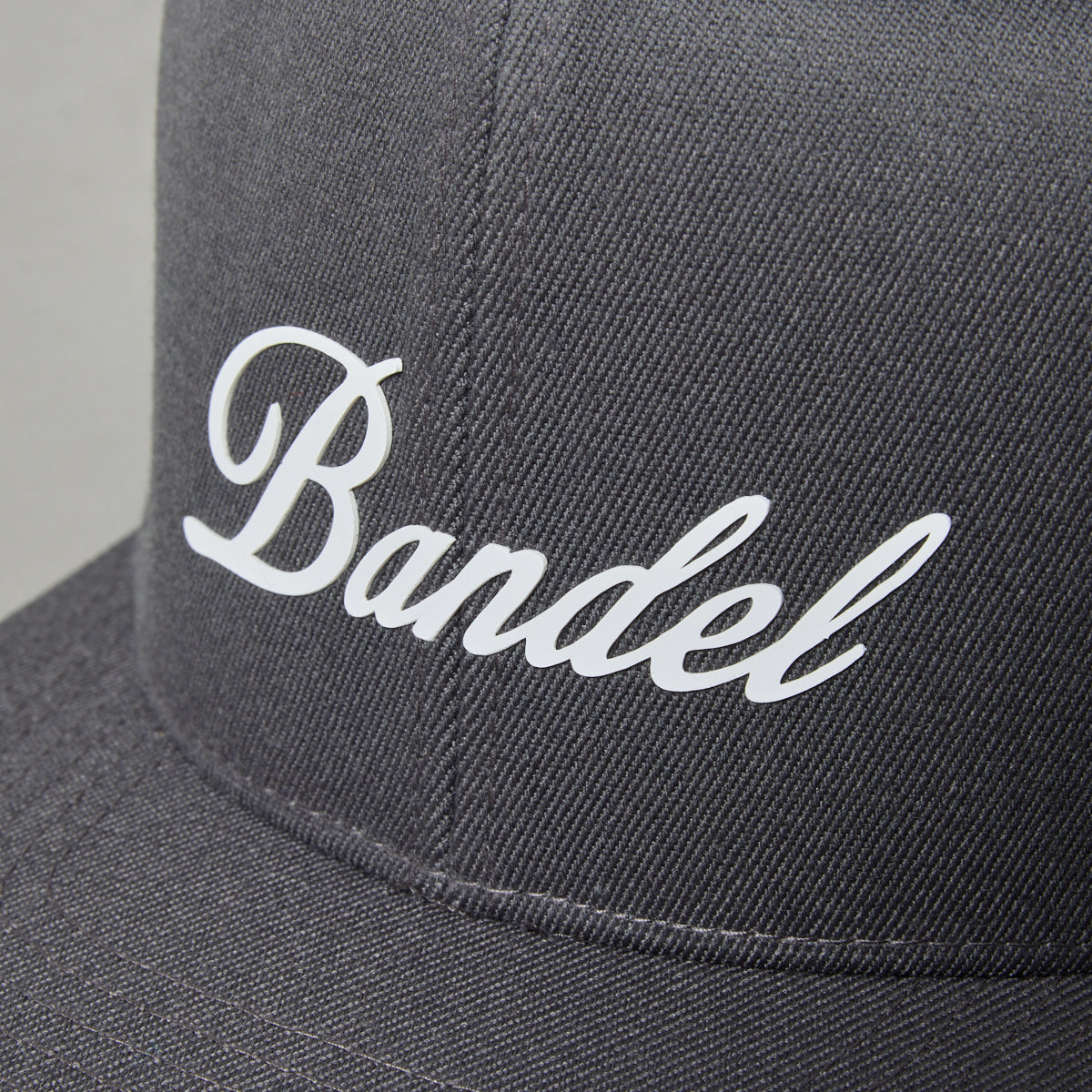 CURSIVE LOGO FLATVISOR CAP BG-46CLFCP キャップ 吸湿 伸縮 / GREY