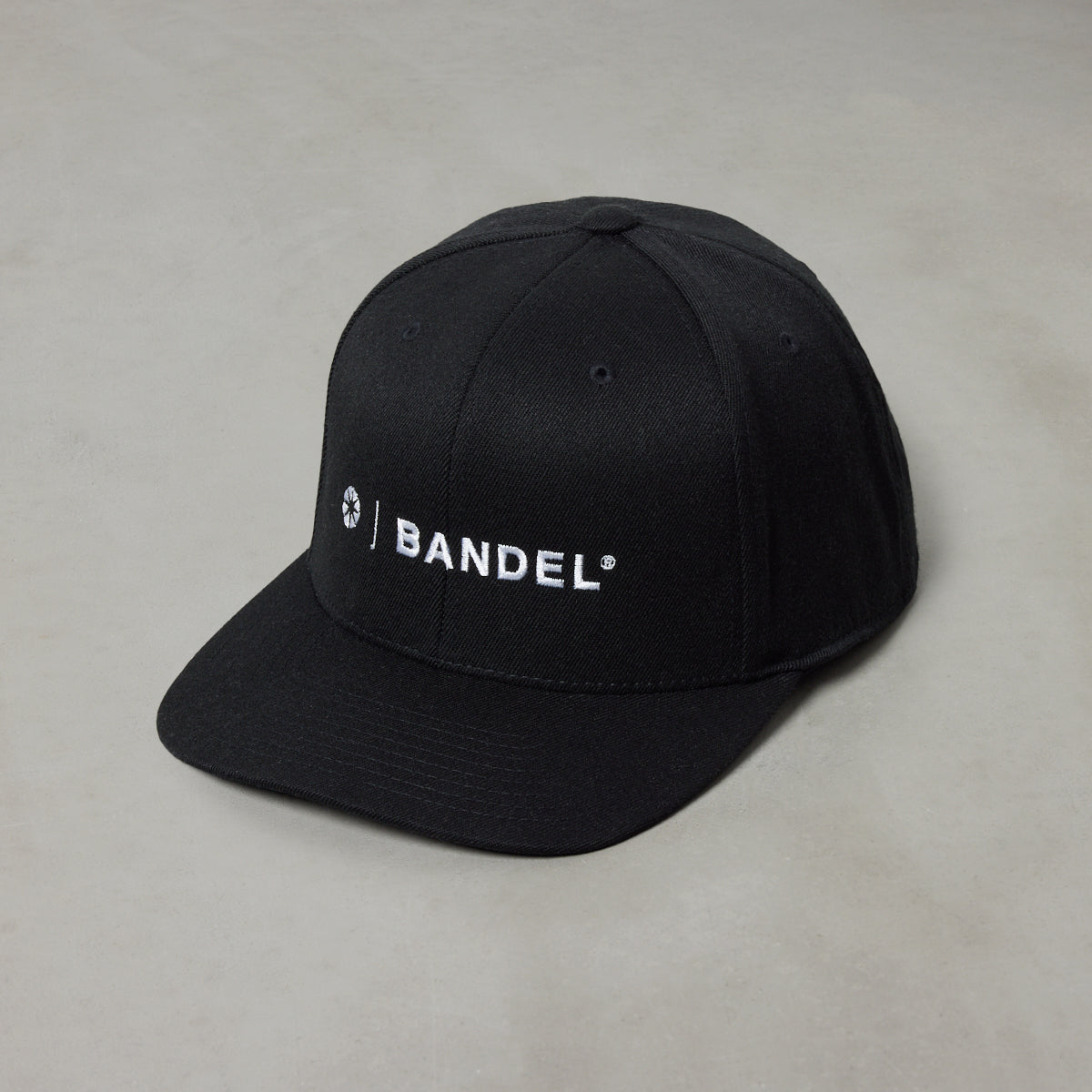 ESSENTIAL LOGO FLATVISOR CAP BG-46EFVCP キャップ / BLACK