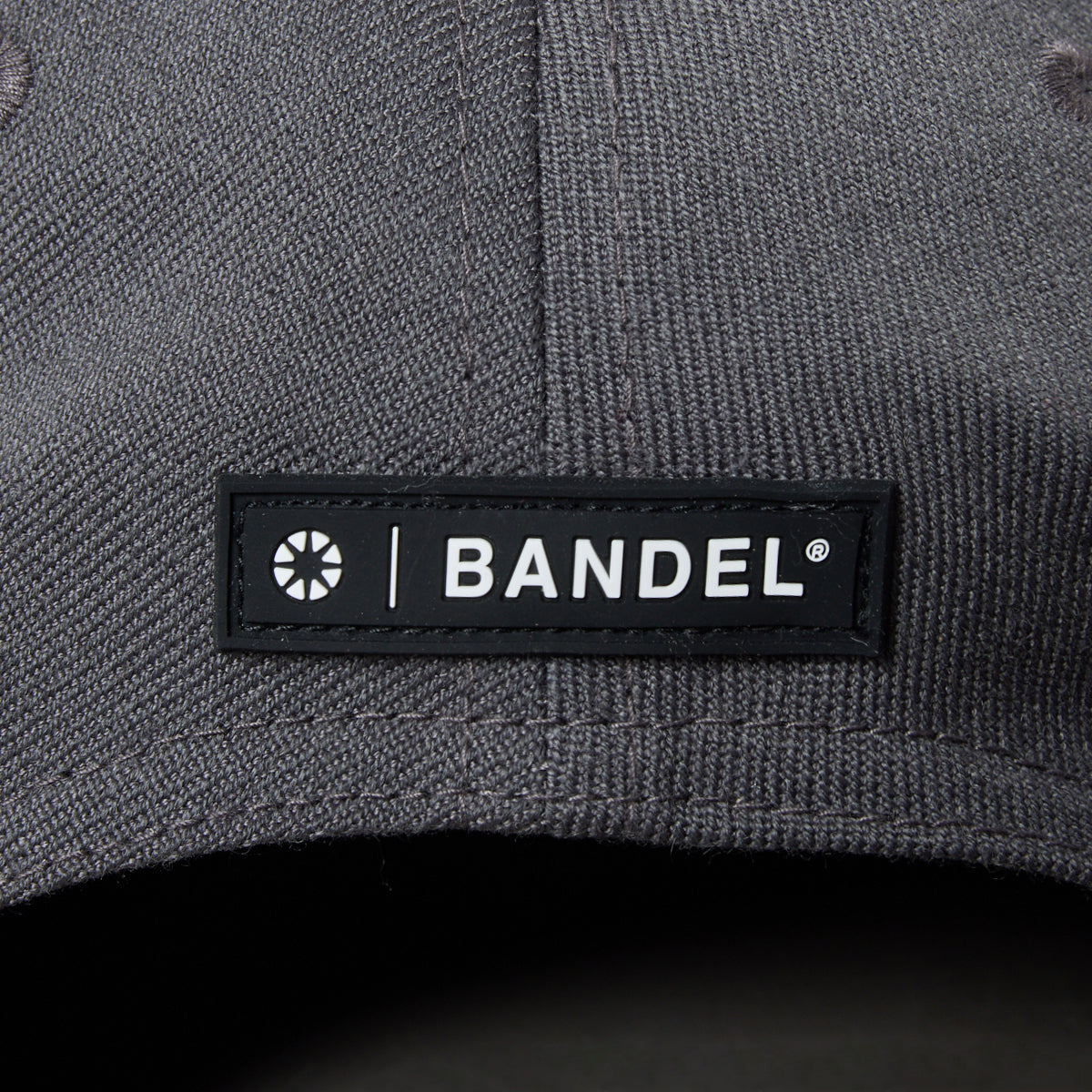 ESSENTIAL LOGO FLATVISOR CAP BG-46EFVCP キャップ / GREY