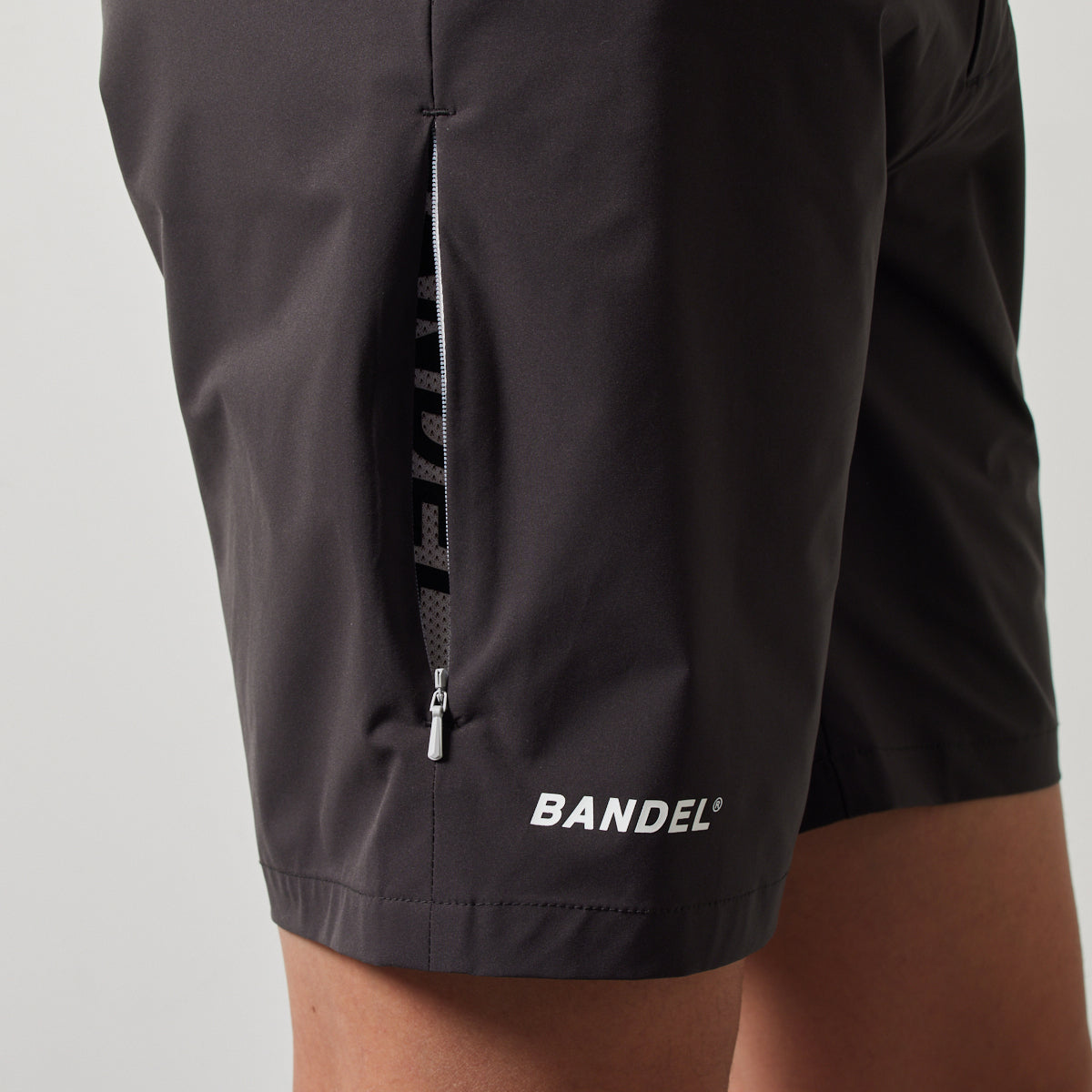 BANDEL GOLF バンデルゴルフ ショートパンツ VENTILATION WOVEN HALF PANTS BGS-4SVWHP CHARCOALxBLACK