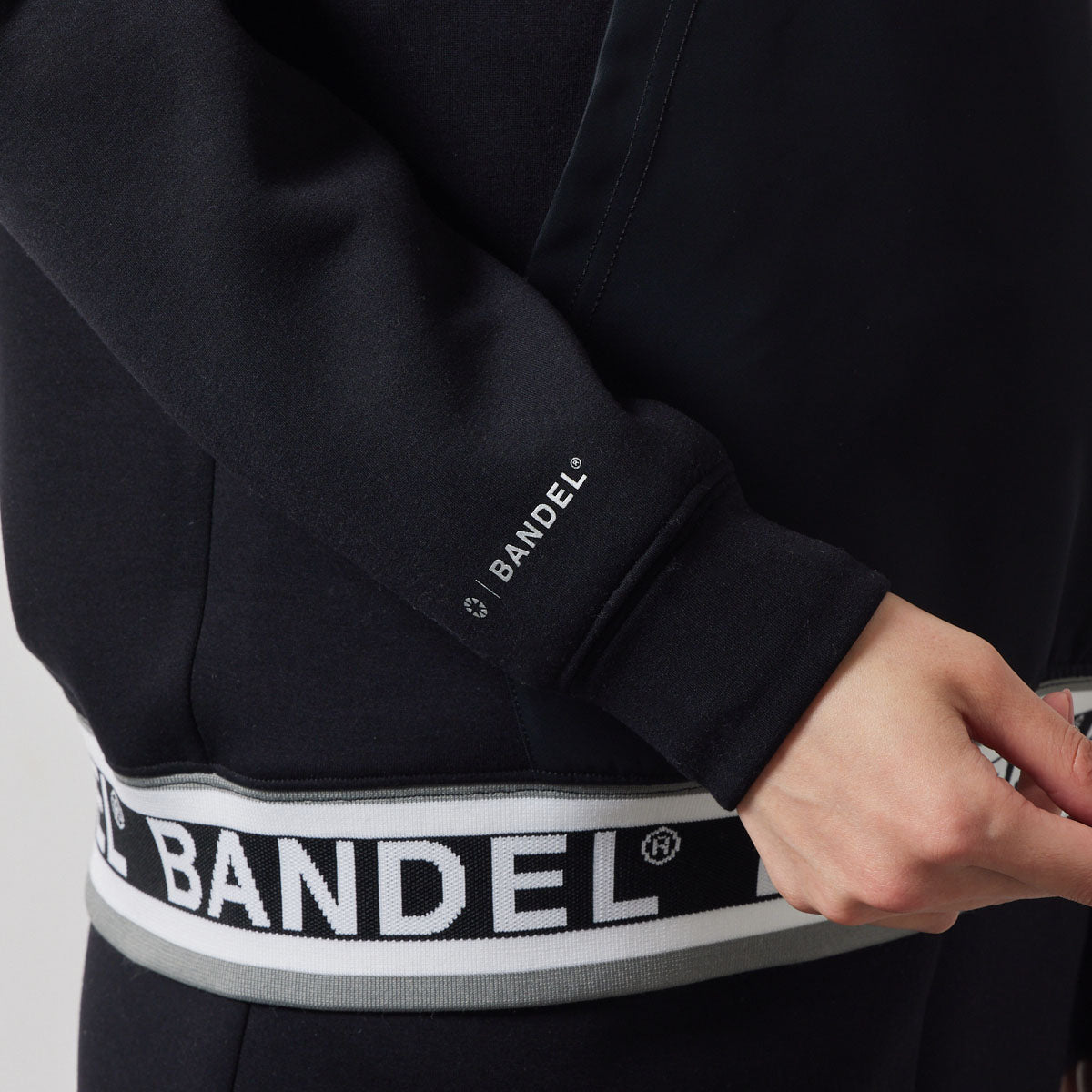 WOMENS NYLON POCKET P/O HOODIE BGS-W4ANPHD 軽量 ダンボール素材 異素材MIX / BLACK