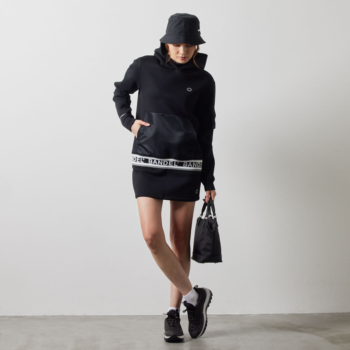 WOMENS NYLON POCKET P/O HOODIE BGS-W4ANPHD 軽量 ダンボール素材 異素材MIX / BLACK