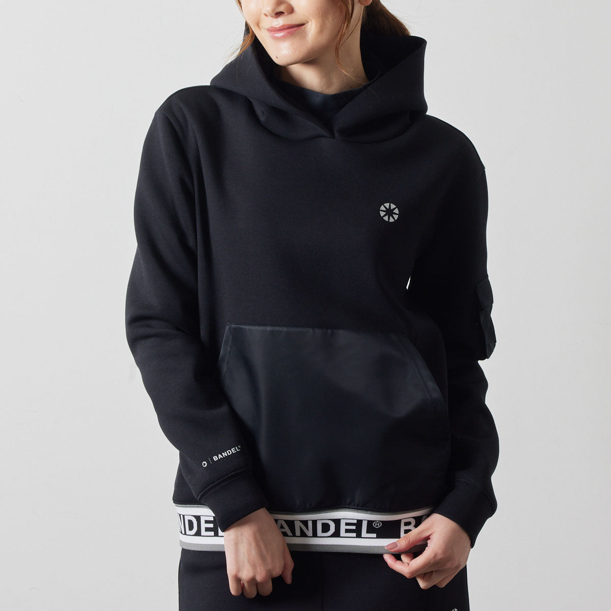 WOMENS NYLON POCKET P/O HOODIE BGS-W4ANPHD 軽量 ダンボール素材 異素材MIX / BLACK