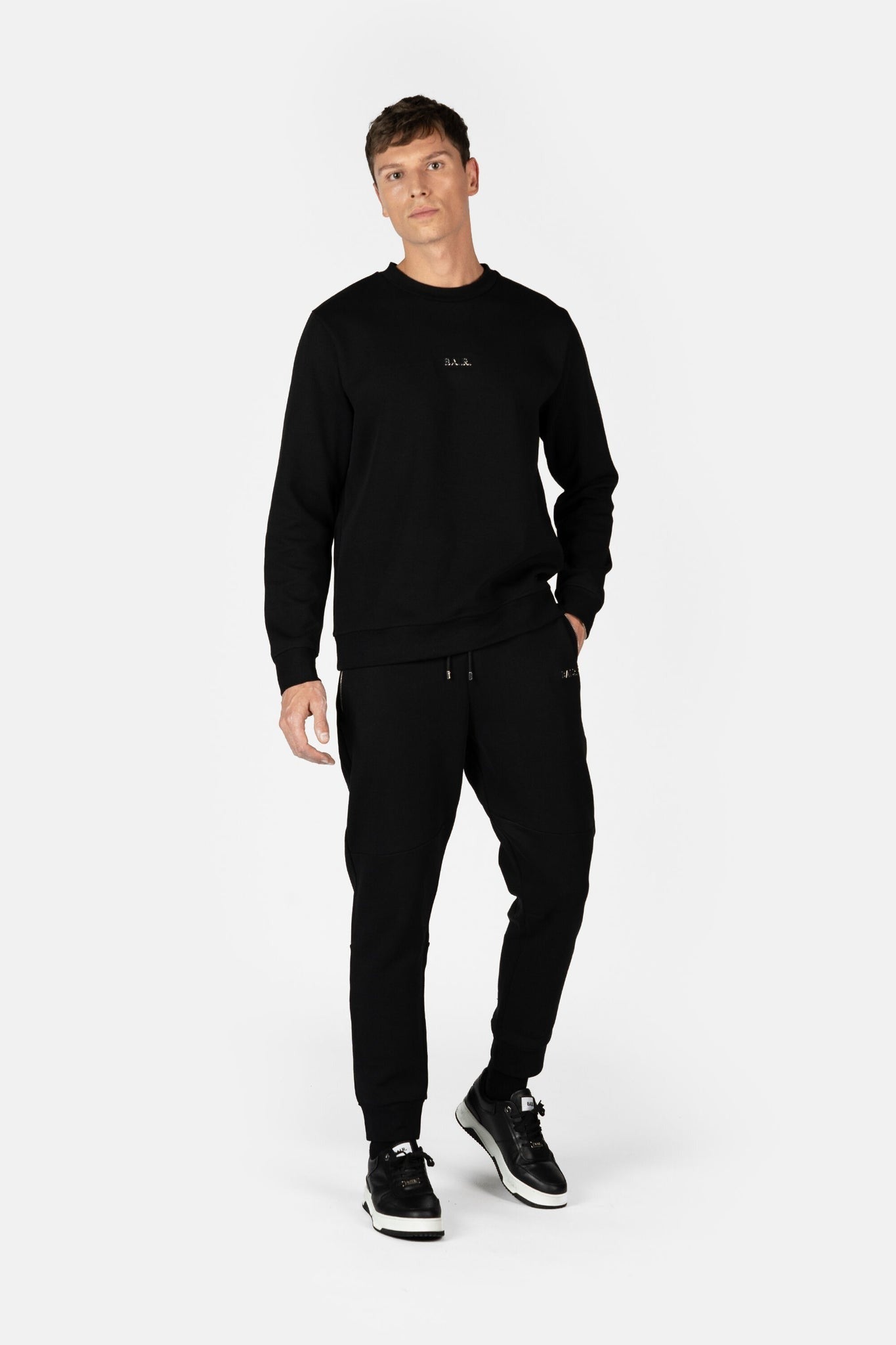 Q-Series Regular Fit Jogger B1411.1106 スウェットパンツ ジップ付きポケット ストレッチ 吸湿性 耐久性 / Black