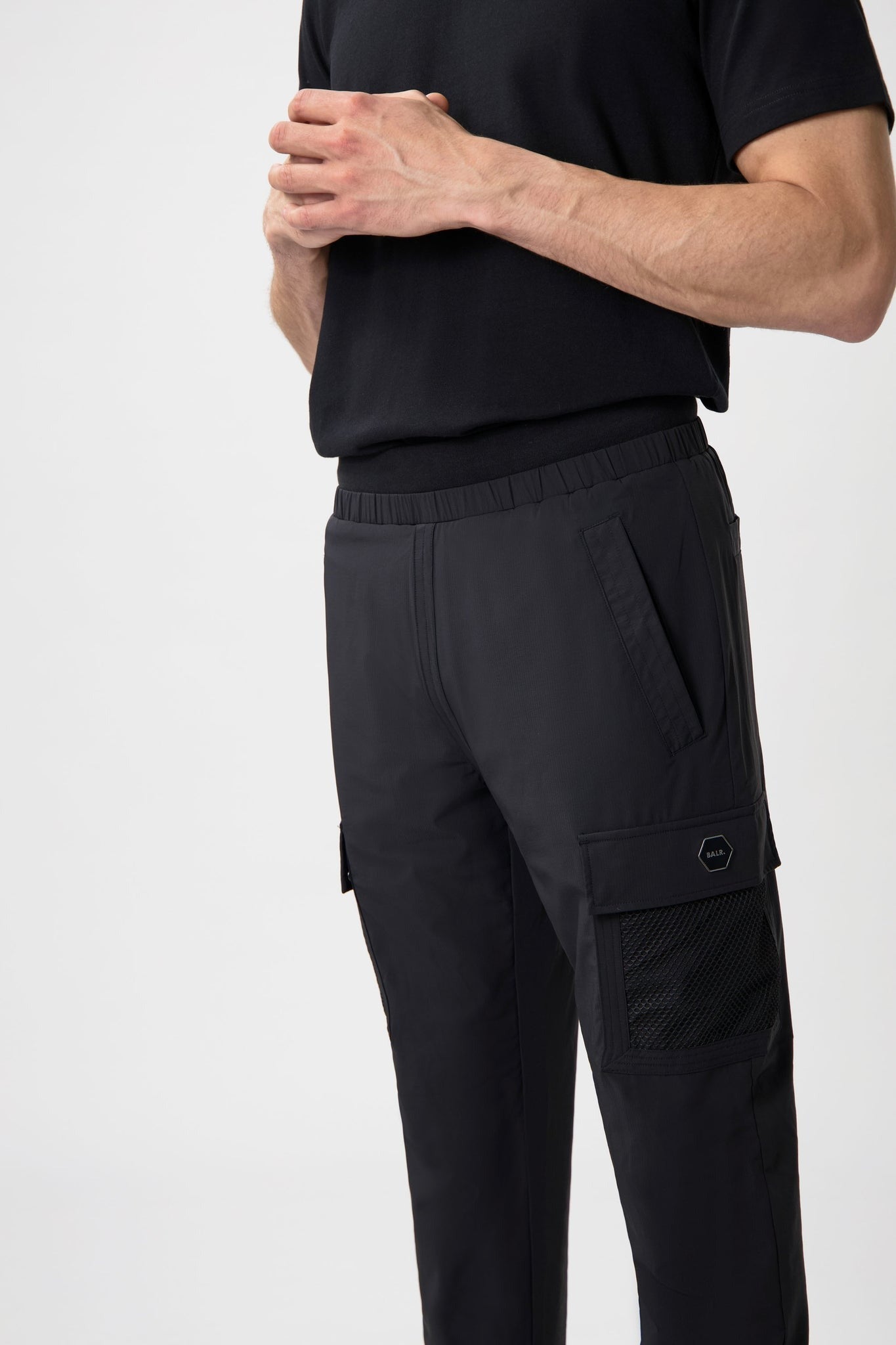 Hexline Regular Fit Track Pants B1412.1030 トラックパンツ / Jet Black