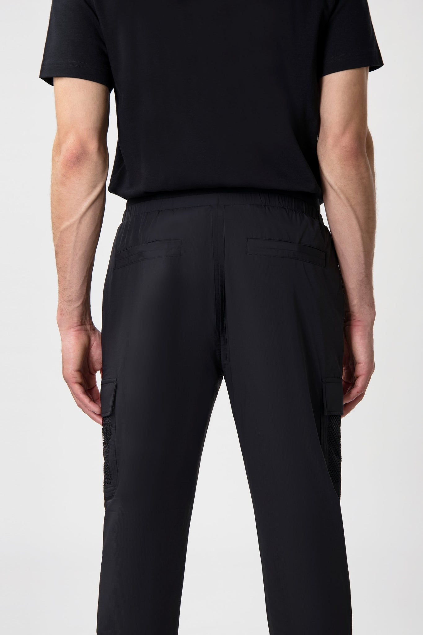 Hexline Regular Fit Track Pants B1412.1030 トラックパンツ / Jet Black