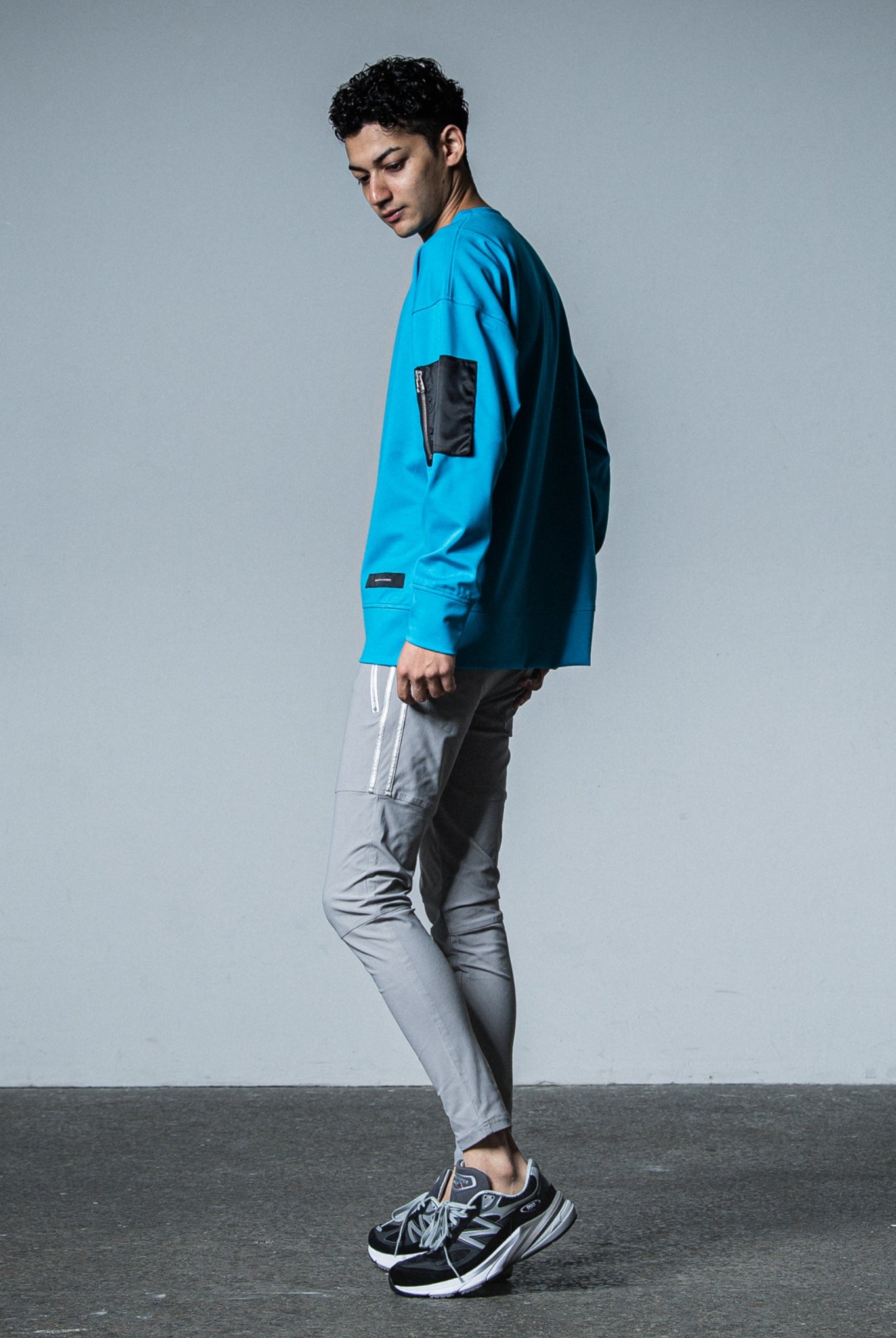 Johnson LINE NYLON PT BASIC-ST-009 SUPER TIGHT TAPERD ロングパンツ 機能素材 / GREY×LINE SILVER