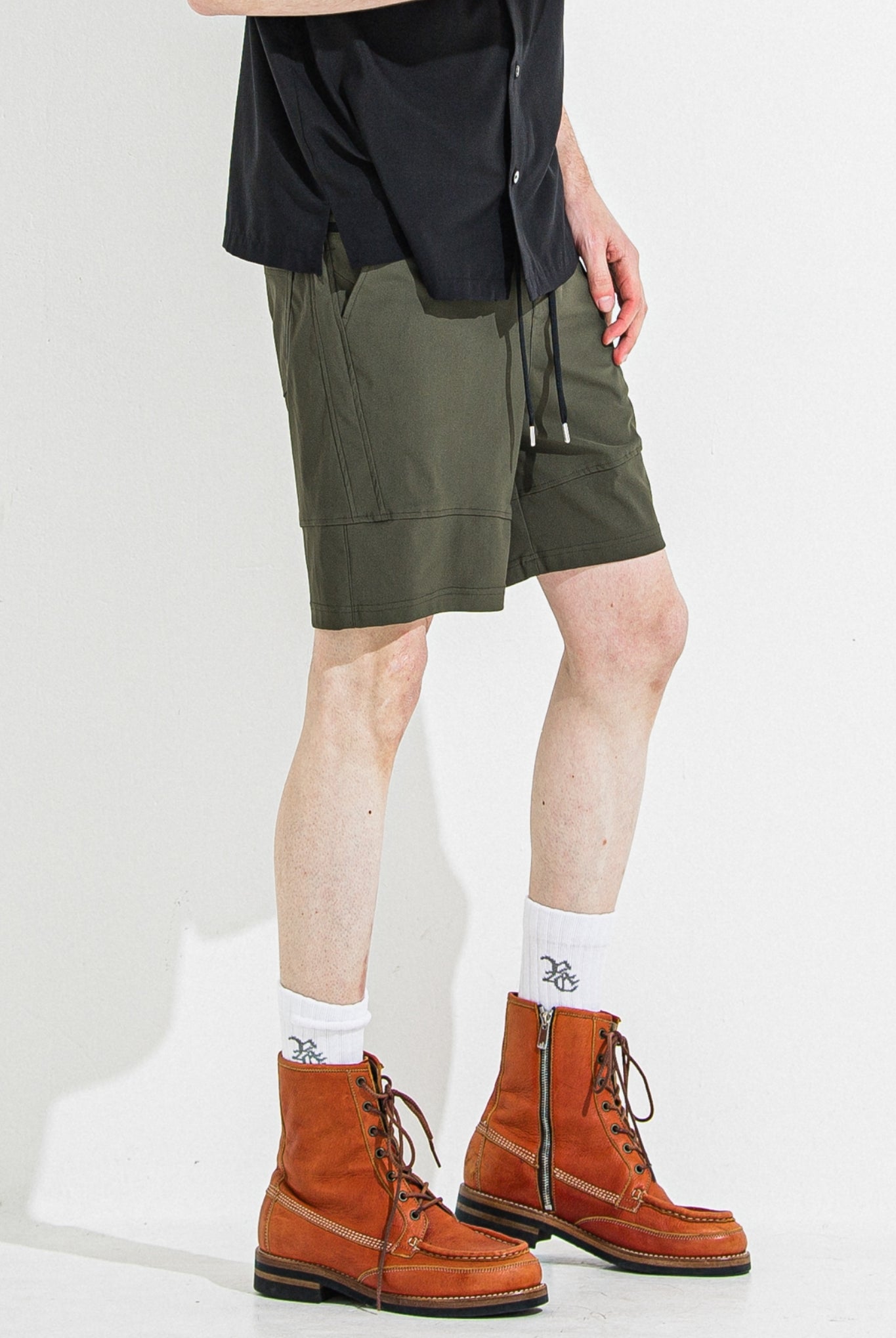TYLER NYLON SHORTS RC36-HP-002 ショートパンツ 速乾性 ストレッチ しなやかな手触り / KHAKI