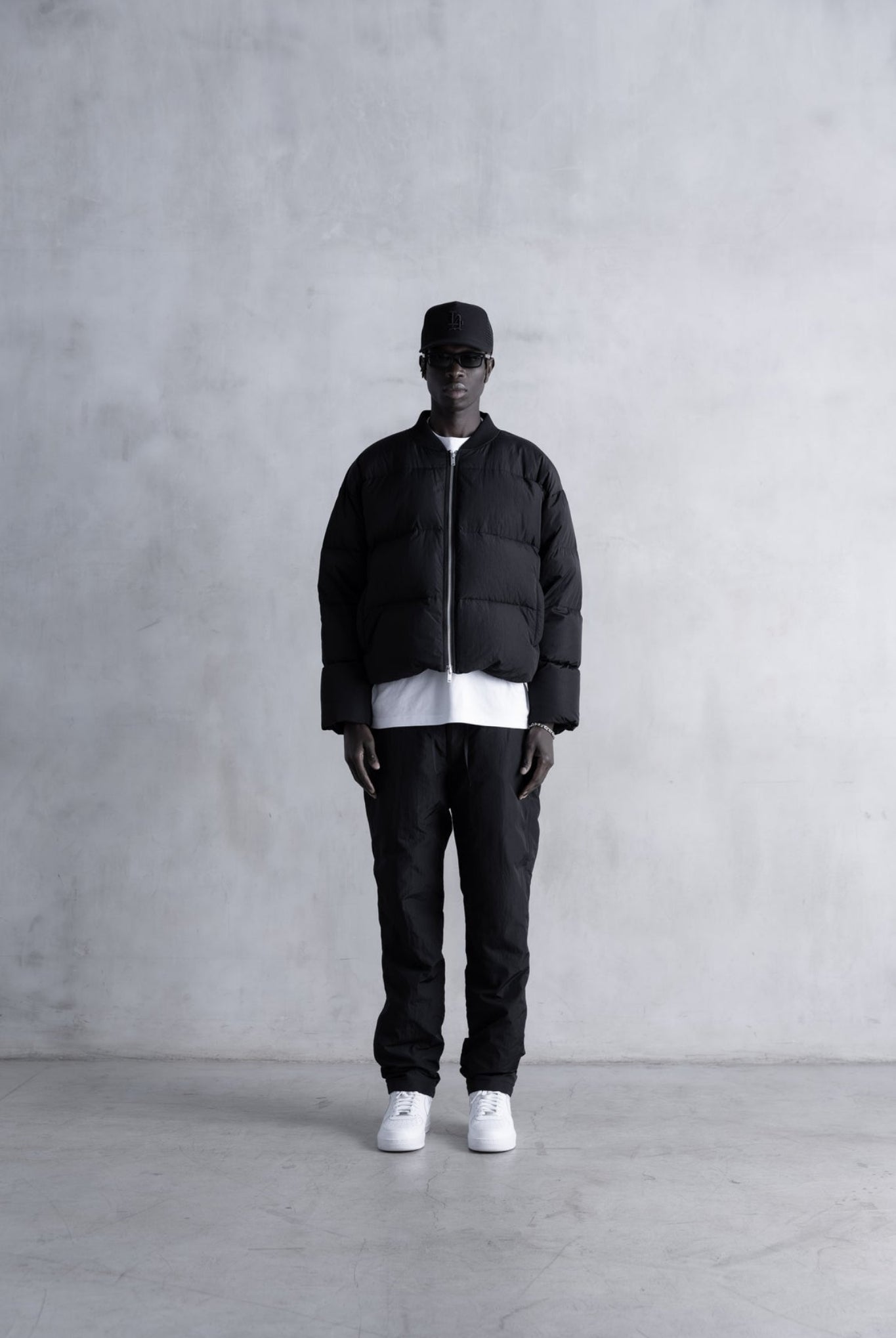 Puffer Relaxed Pant SLA-M3542PT ナイロンパンツ 軽量 中綿 ゴムウエスト ドローコード / BLACK