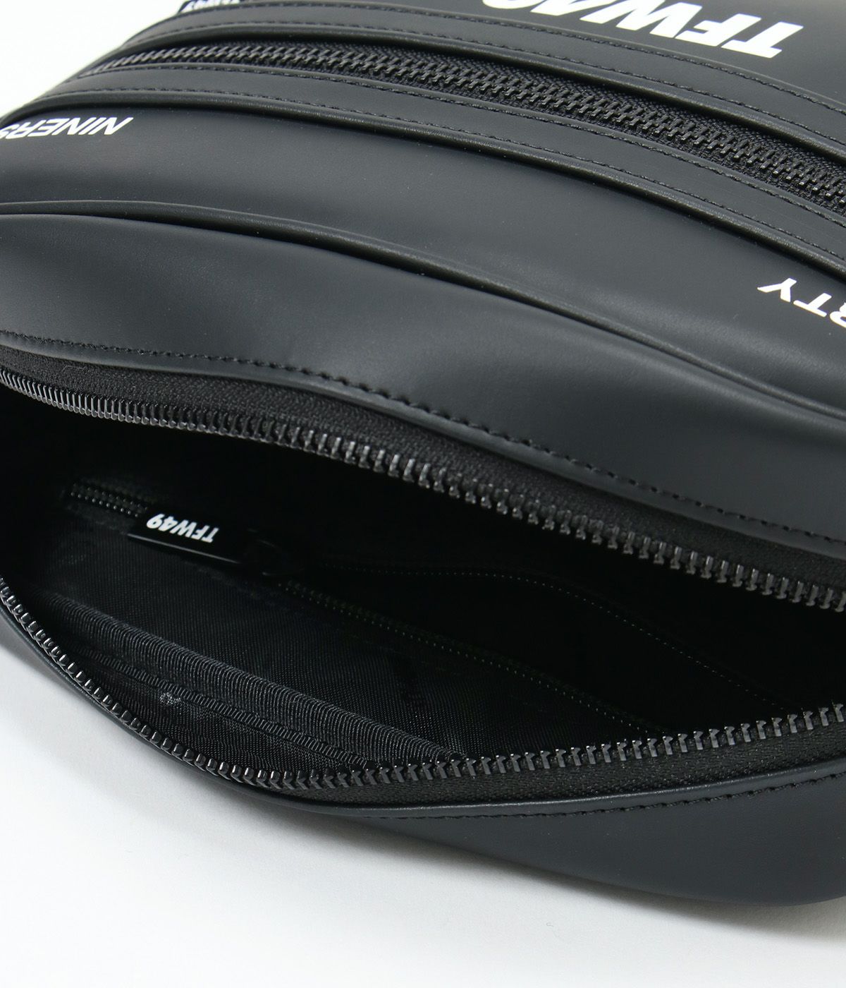 LEATHER SHOULDER BAG