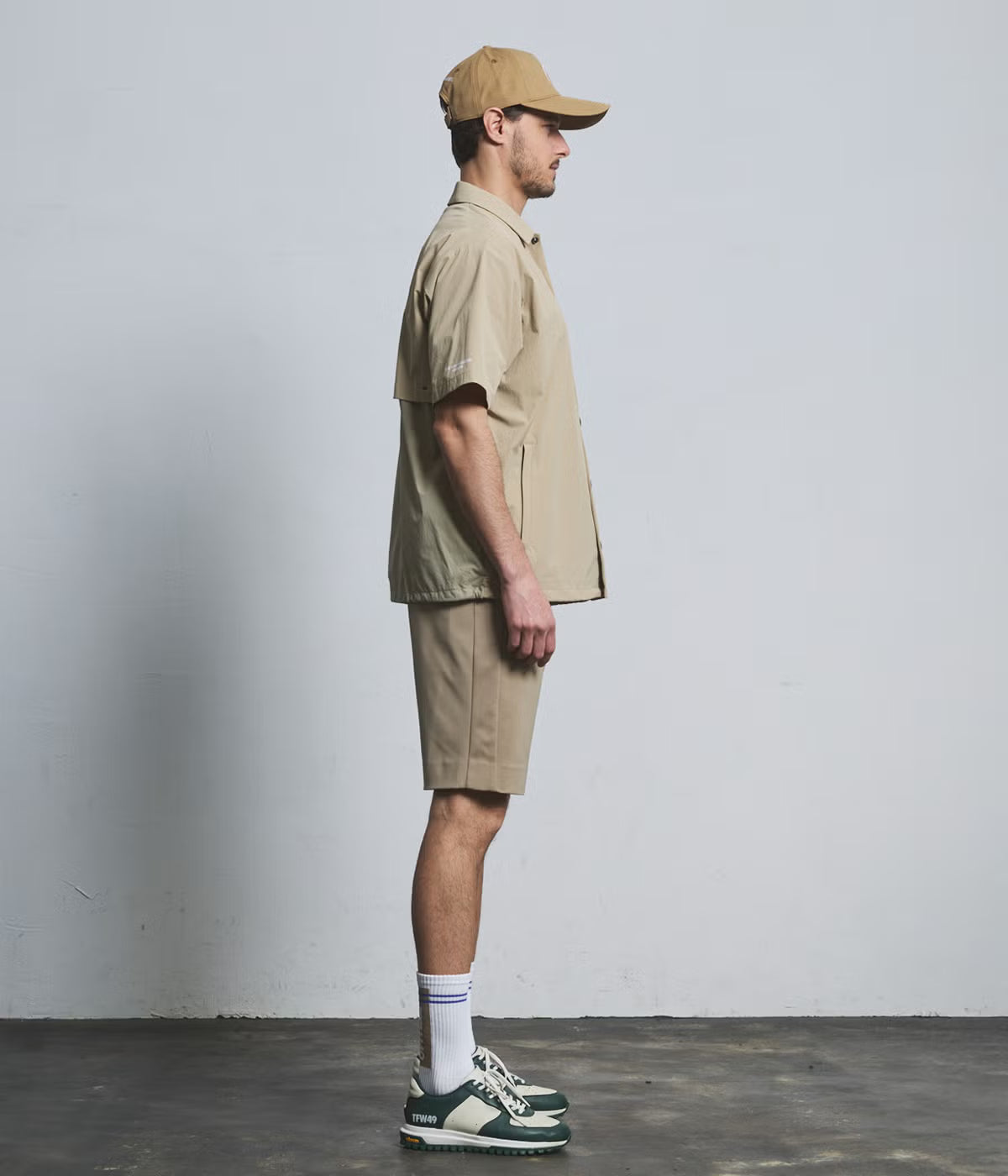 TFW49 LIGHT COACH JACKET  BEIGE