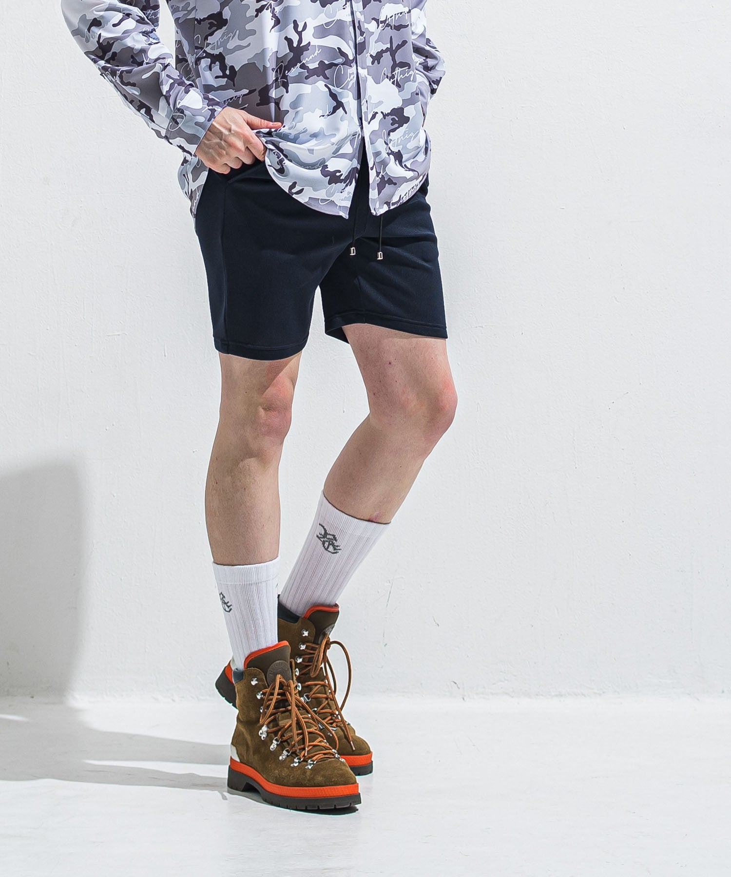 AZE   SHORTS