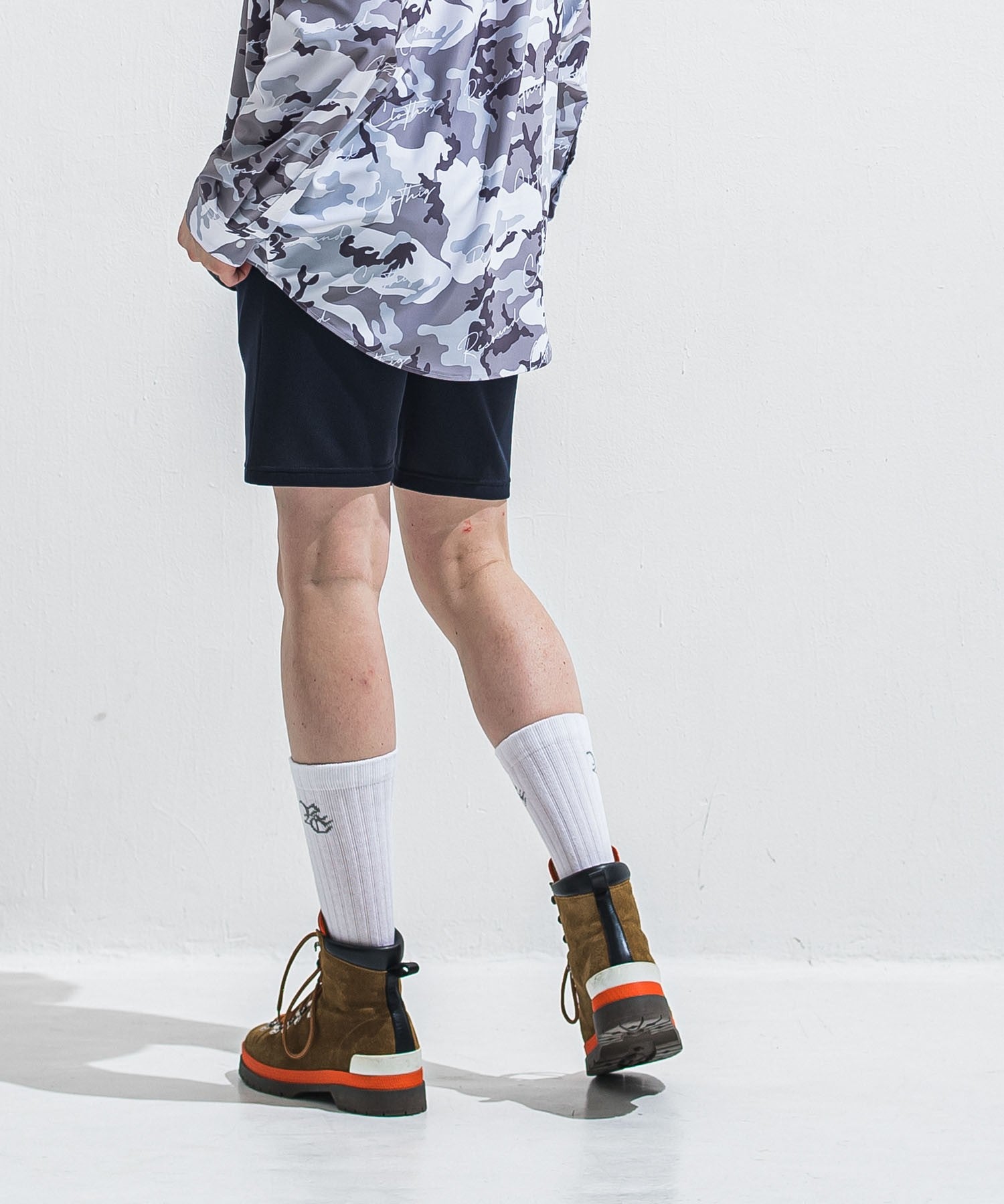 AZE   SHORTS