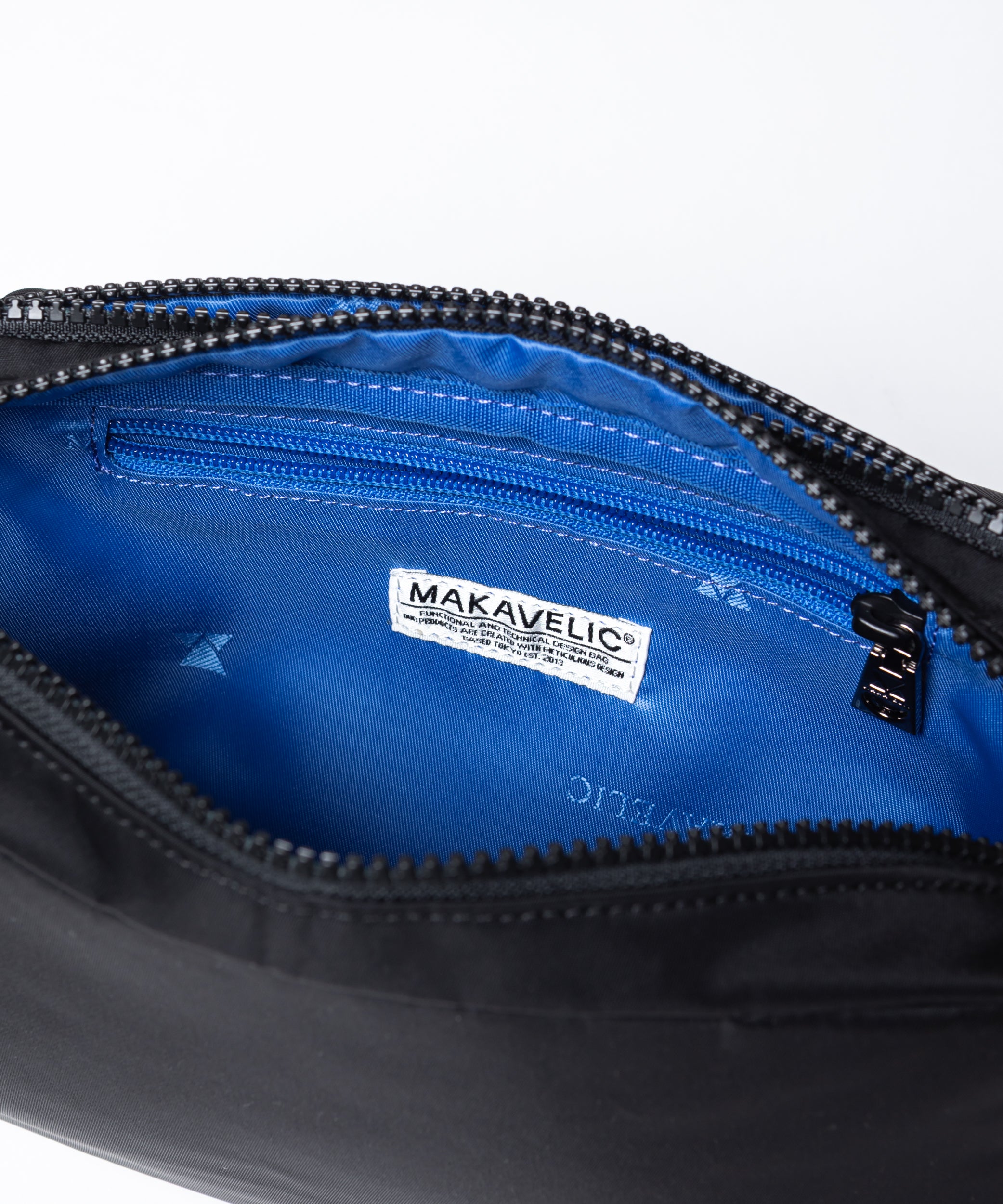 MAKAVELIC MARK SHOULDER BAG & POUCH
