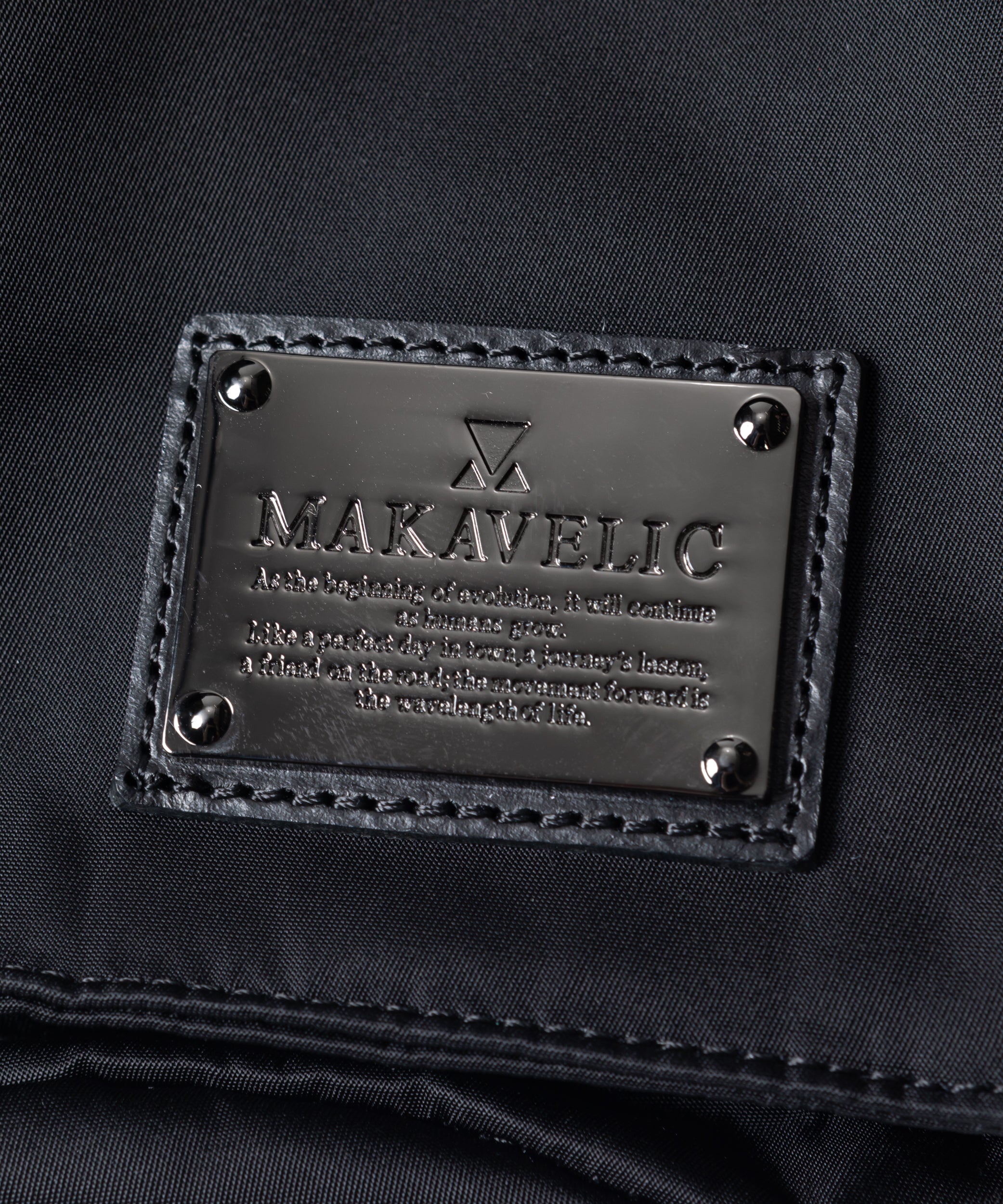 MAKAVELIC DOUBLE POCKET SHOULDER POUCH