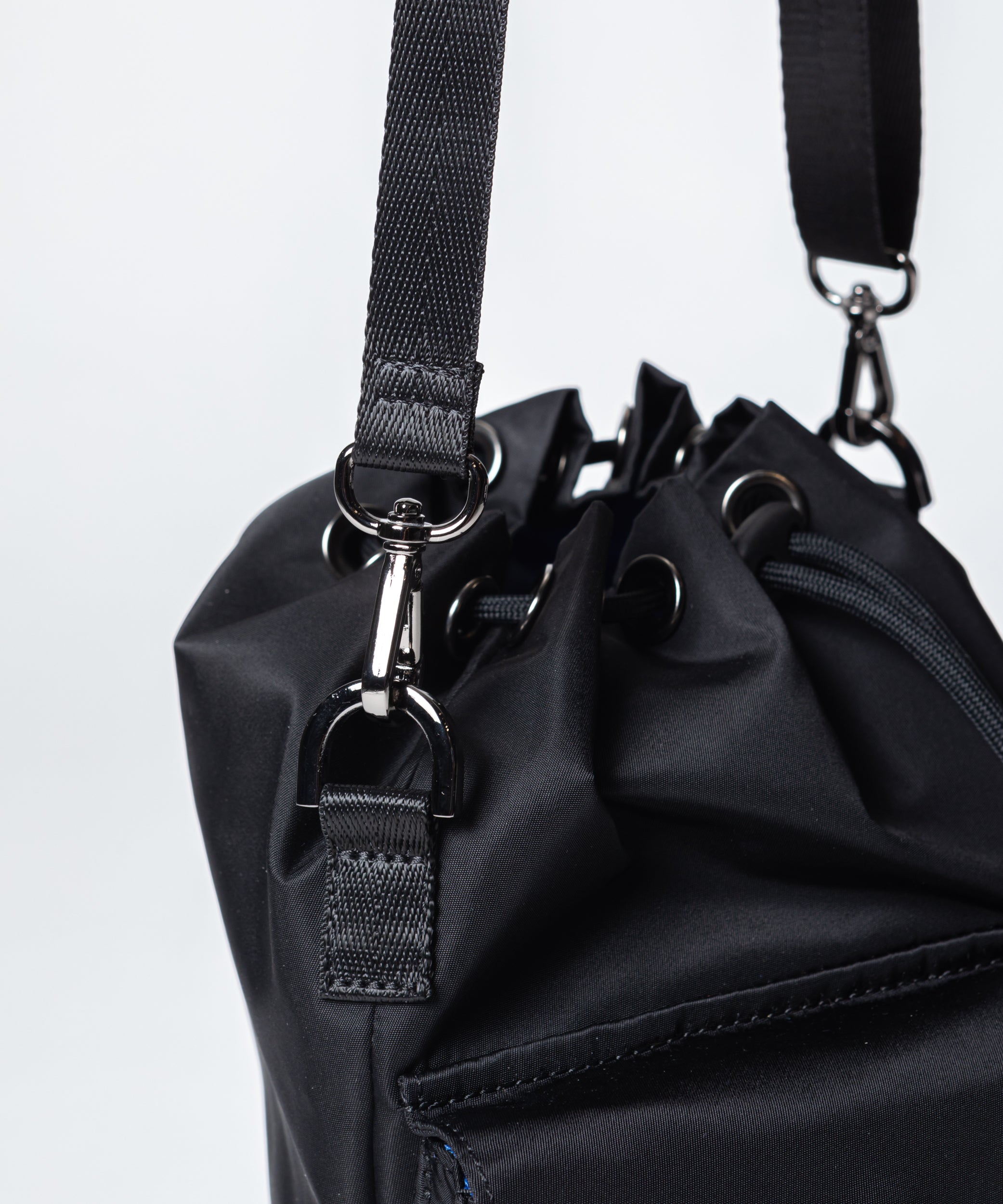 MAKAVELIC DOUBLE POCKET SHOULDER POUCH