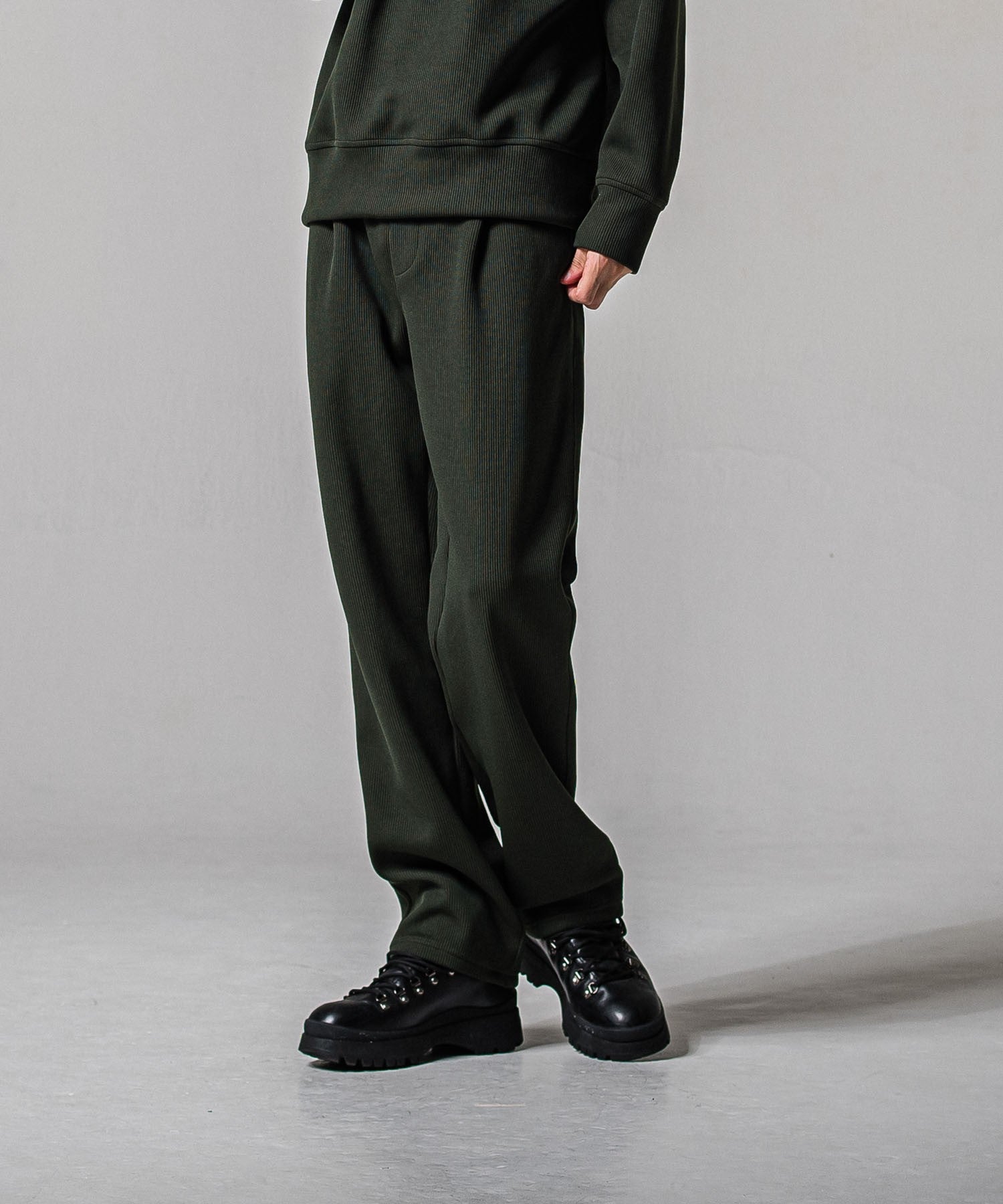 AZE  WIDE TUCK PANTS