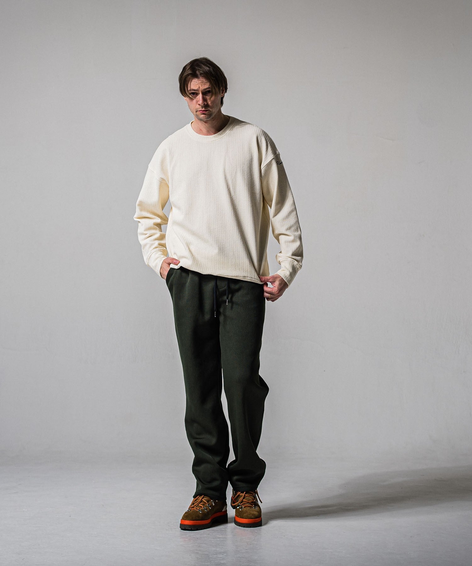 AZE  WIDE TUCK PANTS