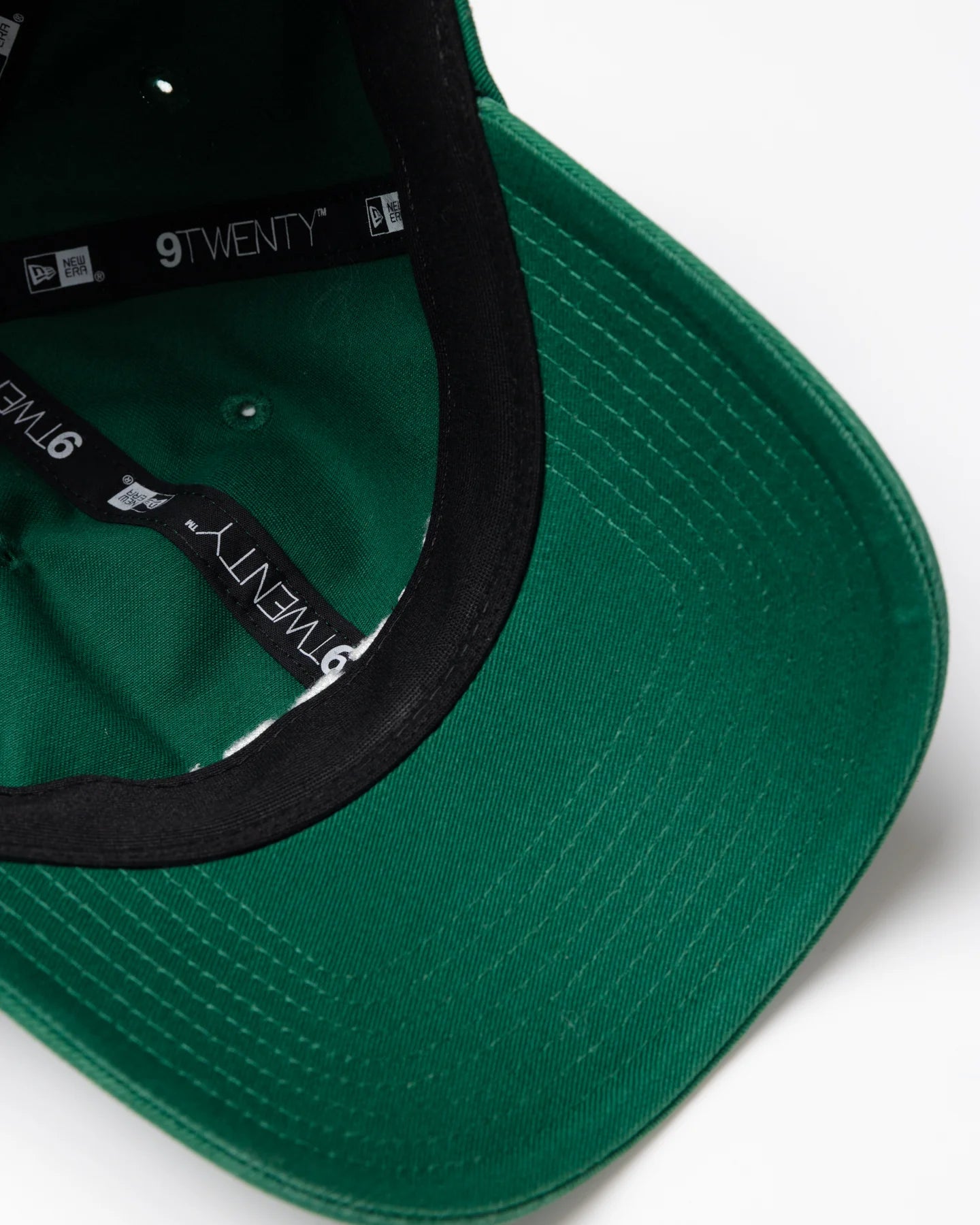 【DVG × NEW ERA®】 CAP 075762802-GREEN
