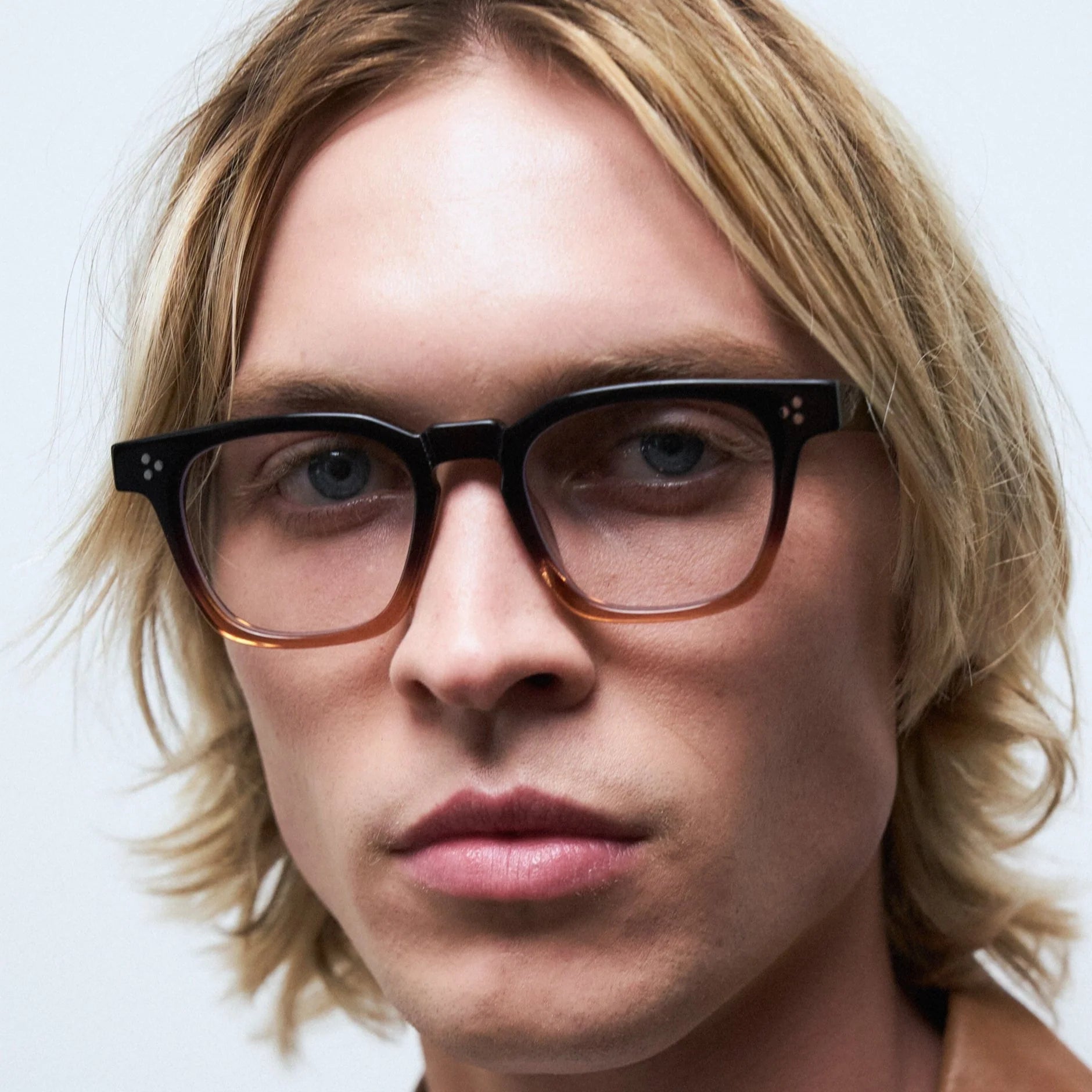 Calipso 2431 13 09 アイウェア / Brown Gradient