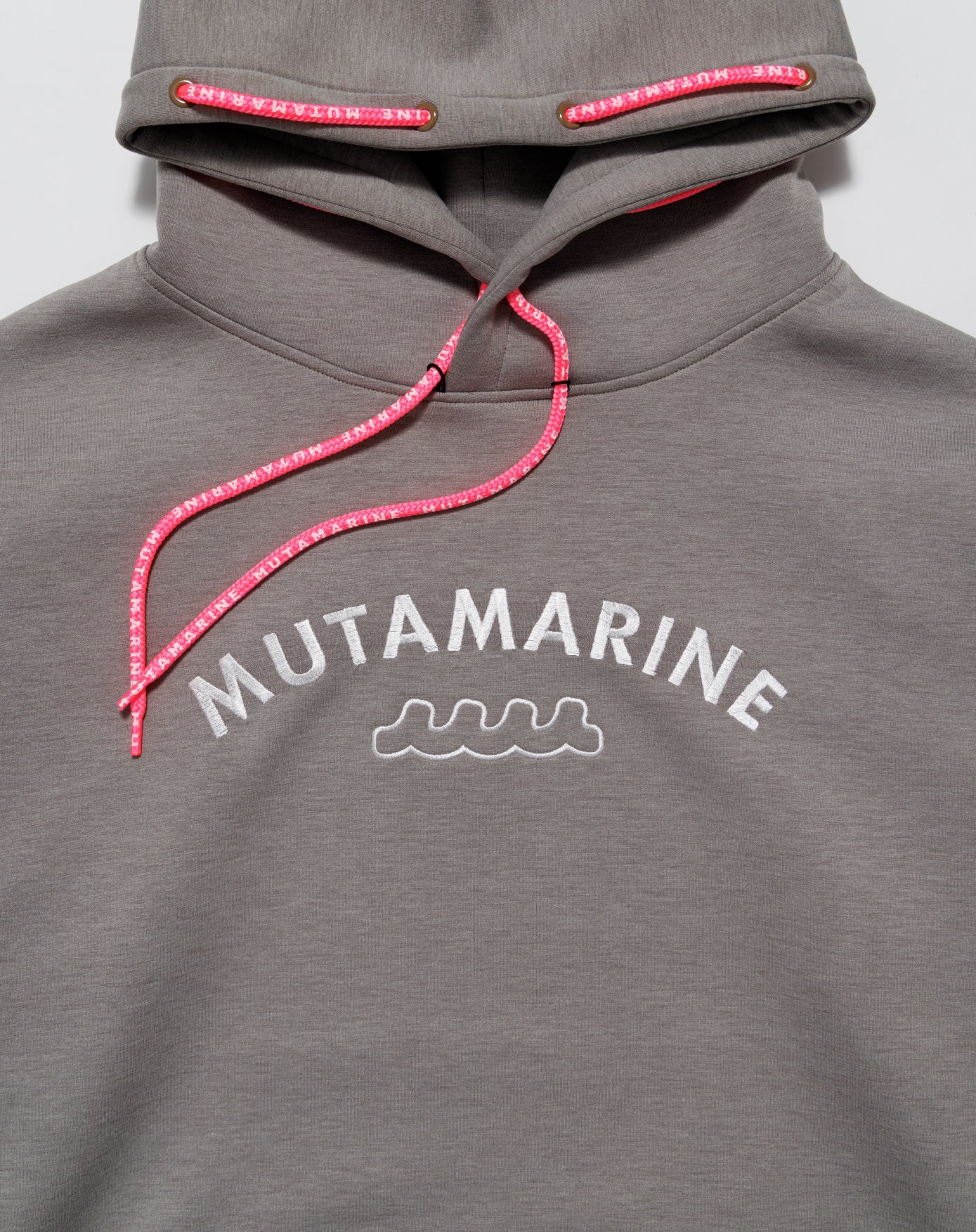 muta MARINE ムータ マリン アラウンドスピンドル プルパーカー BEIGE