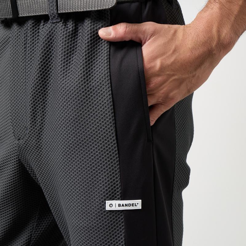 BANDEL GOLF ドライワッフルスウィッチテーパードパンツ CHARCOAL GRAY