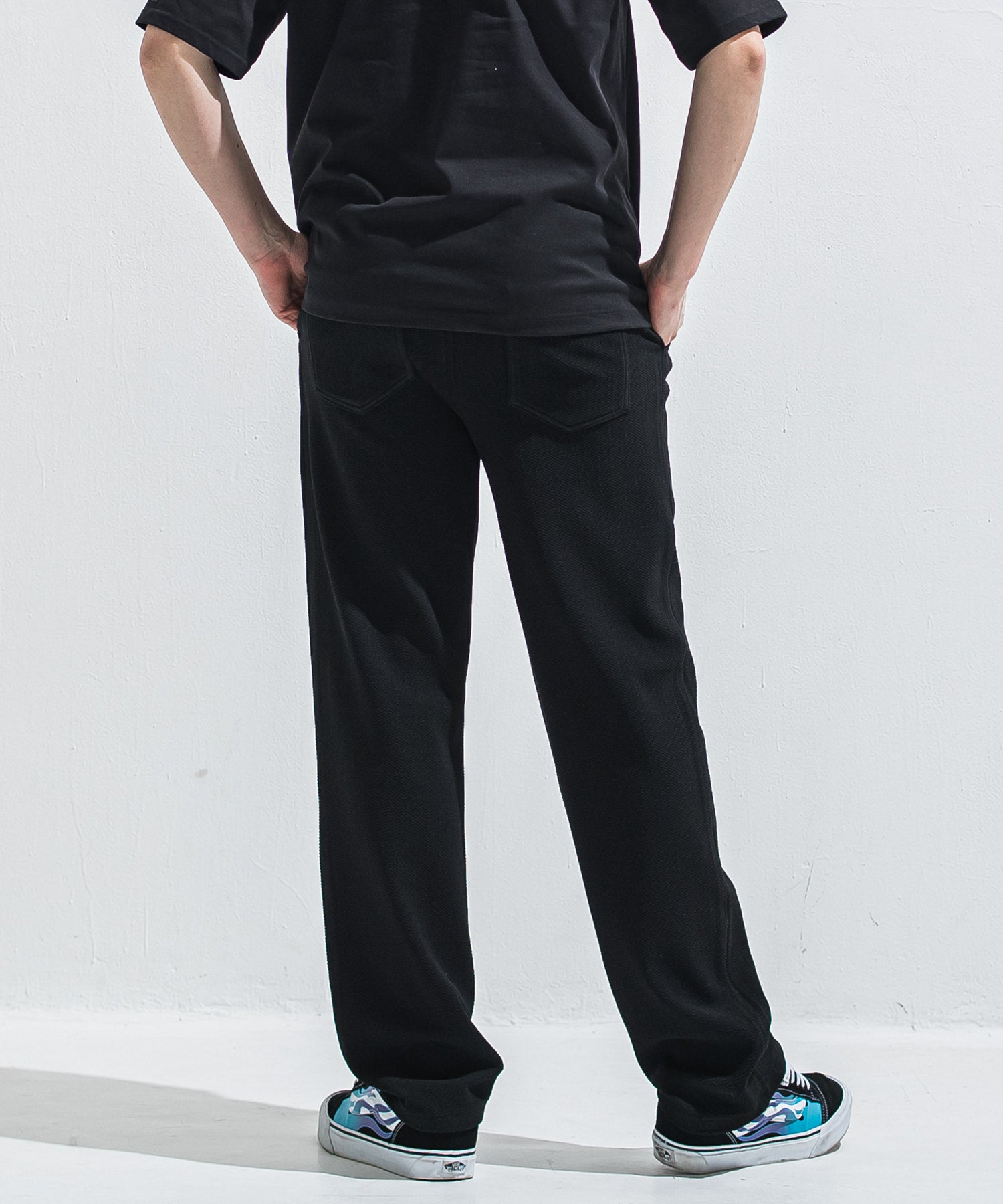 SEMI WIDE TUCK PANTS