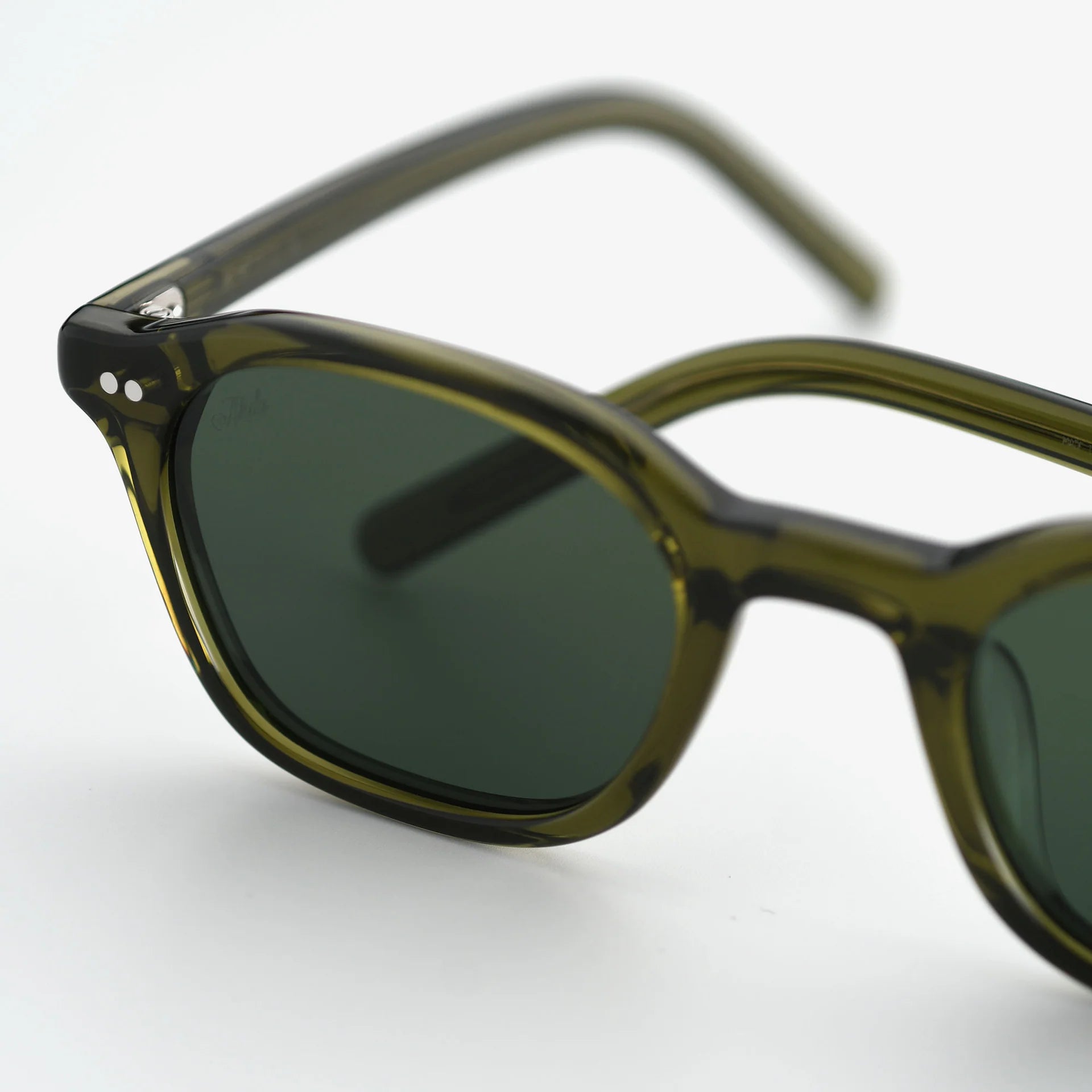 NOMOS / MOSS