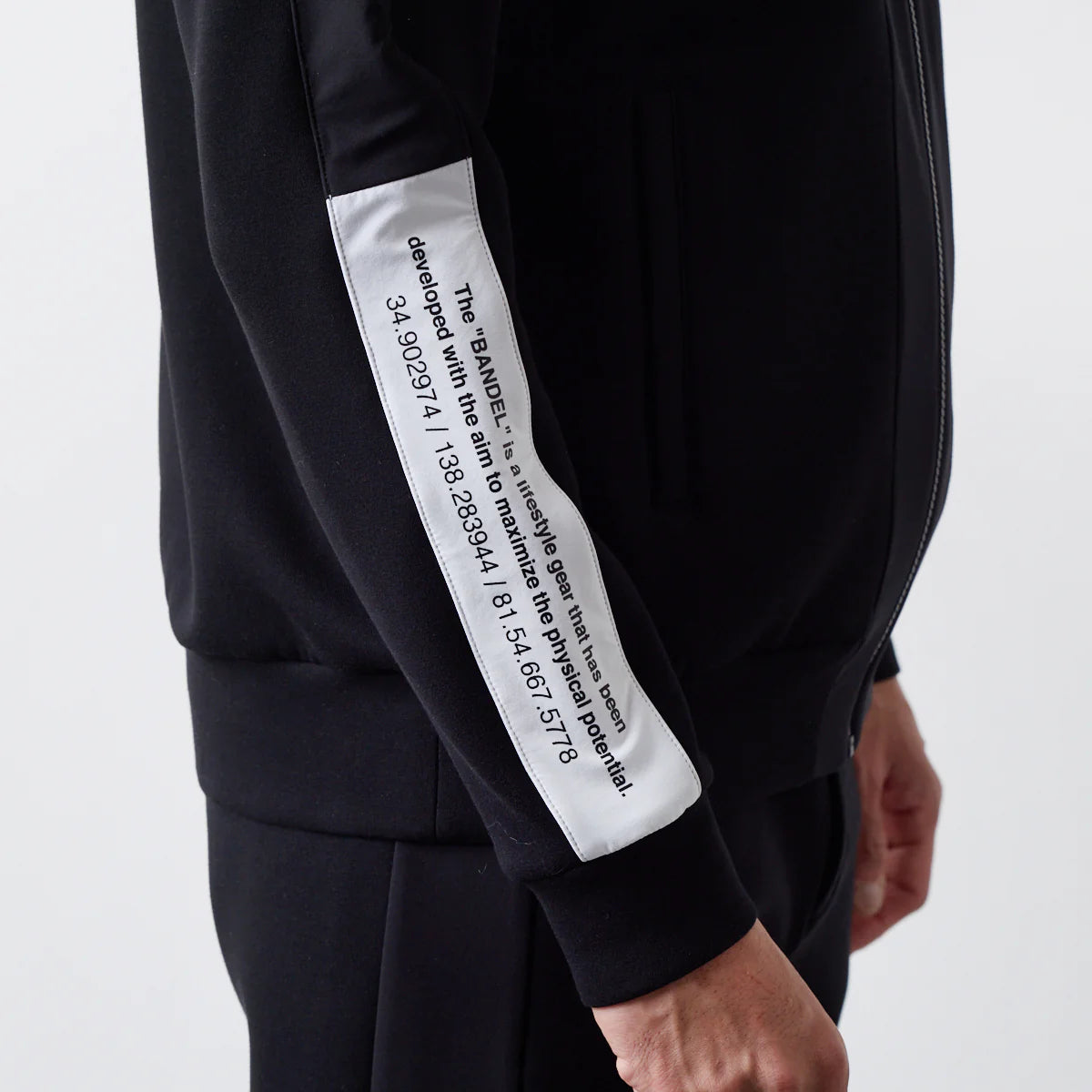 BANDEL GOLF スタンドカラー スウィッチ ジップブルゾン BLACK