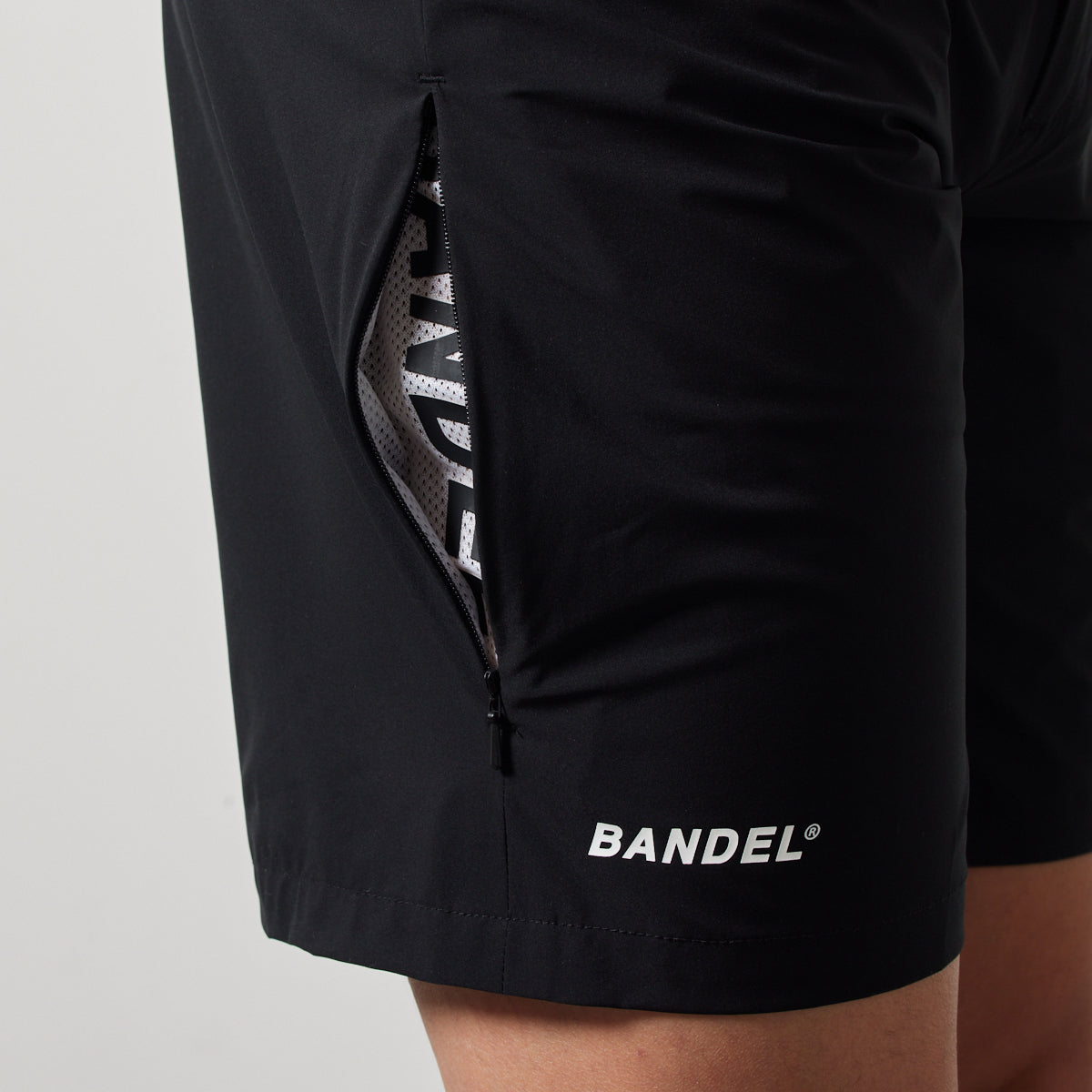 BANDEL GOLF VENTILATION WOVEN HALF PANTS