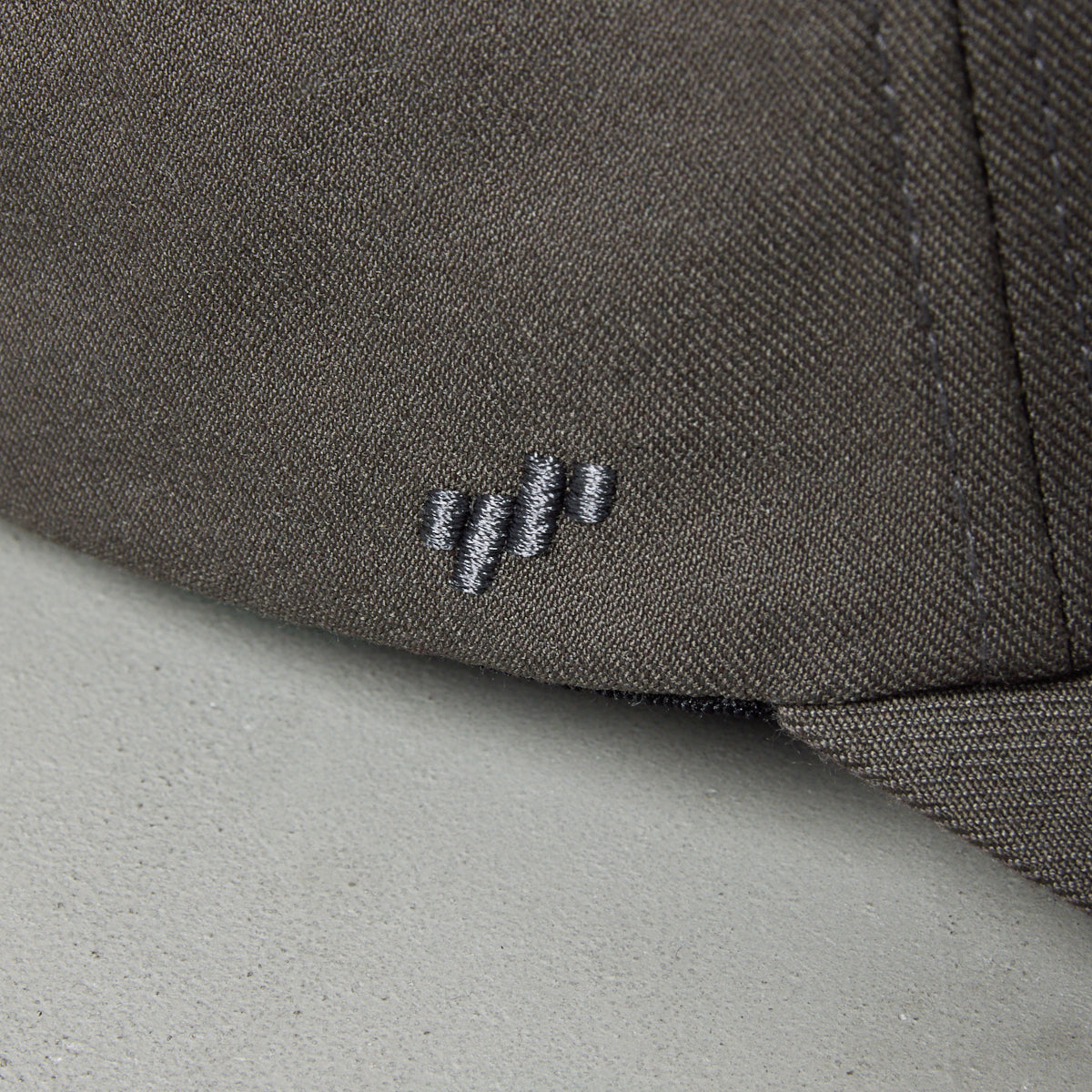 COOL&DRY ITALIC LOGO CAP BG-46CDICP キャップ / GREY