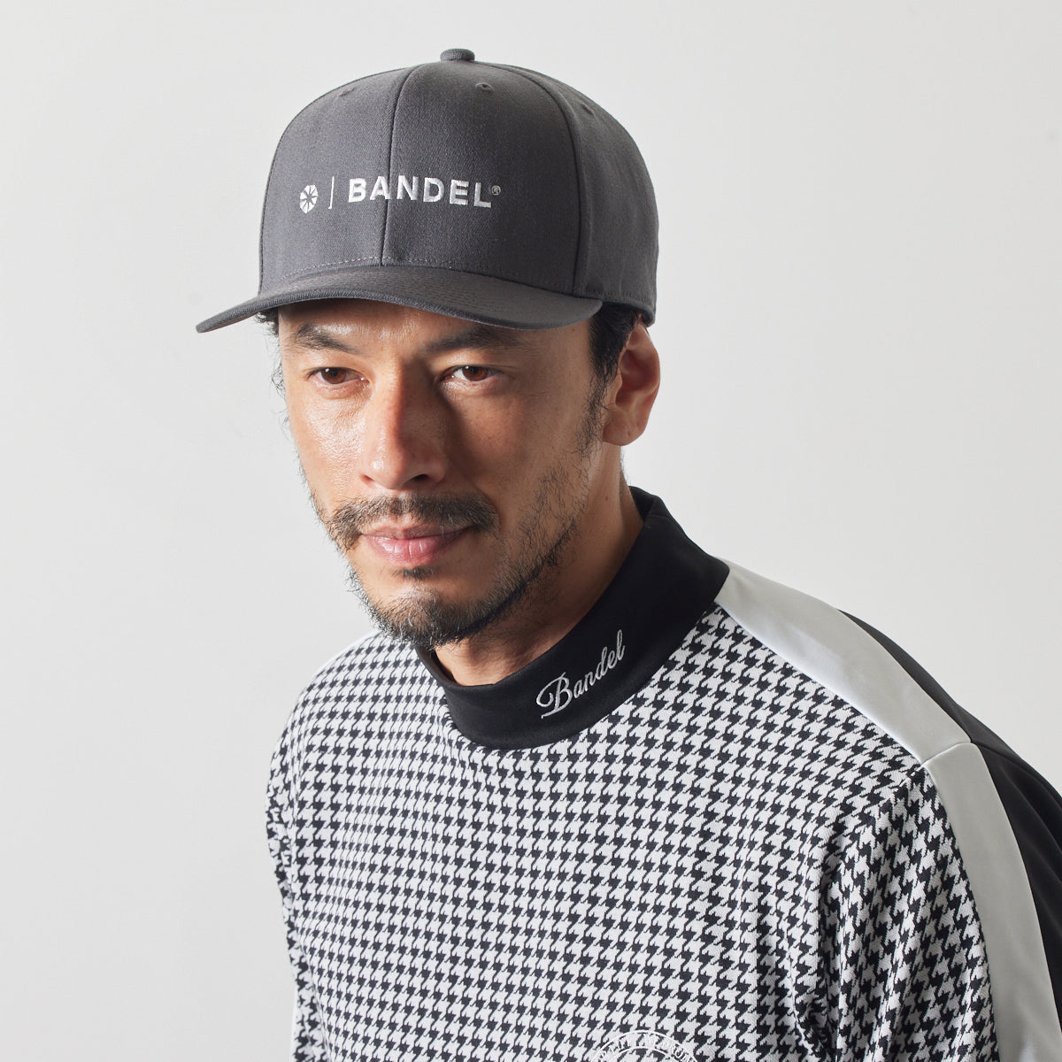 ESSENTIAL LOGO FLATVISOR CAP BG-46EFVCP キャップ / GREY