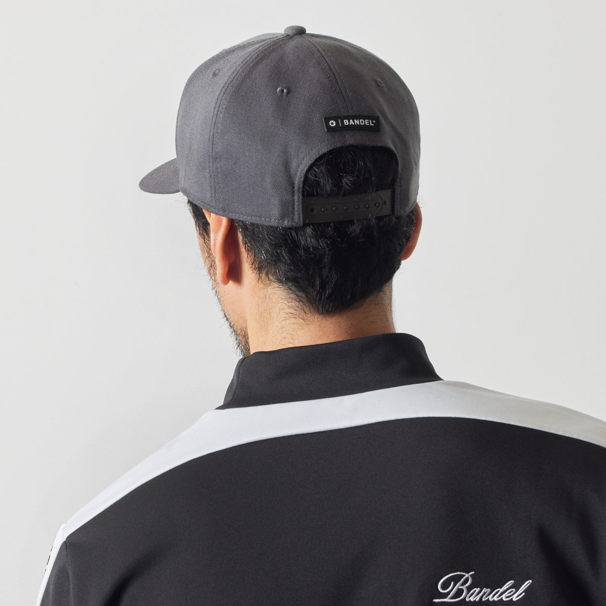 ESSENTIAL LOGO FLATVISOR CAP BG-46EFVCP キャップ / GREY