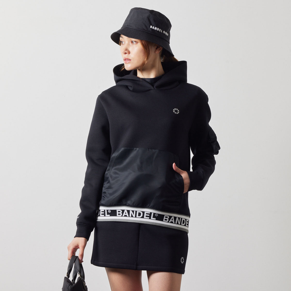 WOMENS NYLON POCKET P/O HOODIE BGS-W4ANPHD 軽量 ダンボール素材 異素材MIX / BLACK